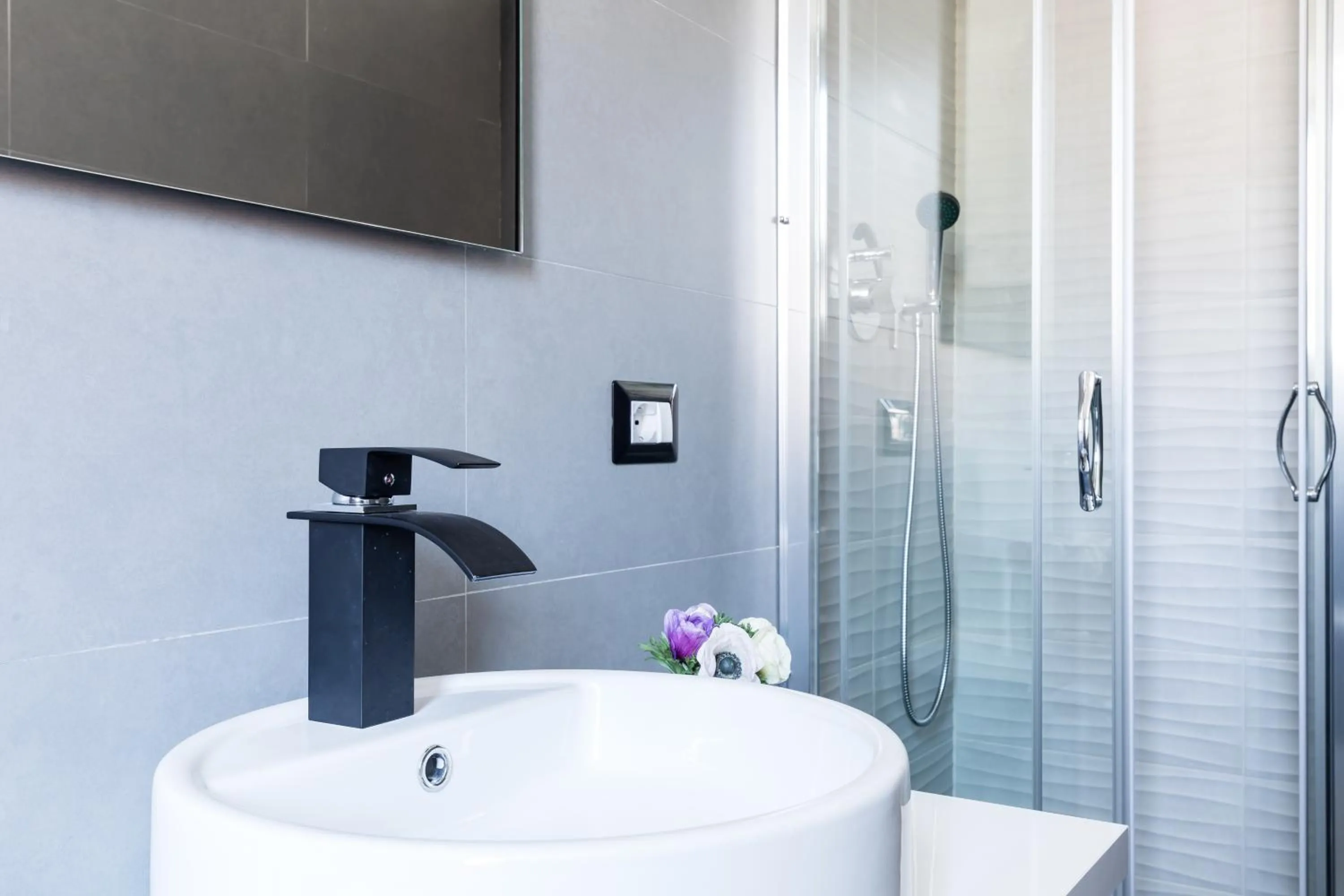 Shower in A World Aparts - 32 Modena