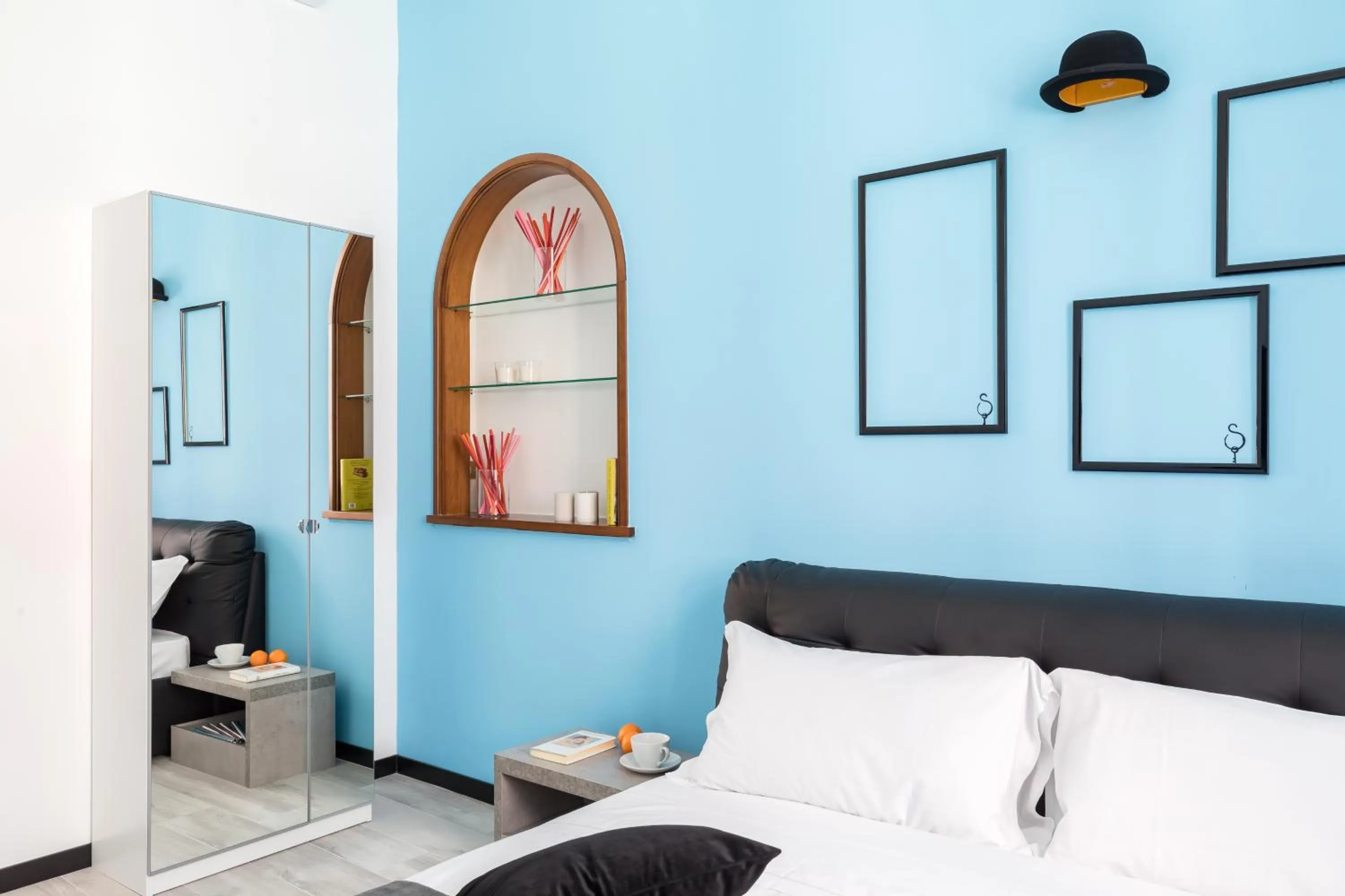 Property building, Bed in A World Aparts - 32 Modena