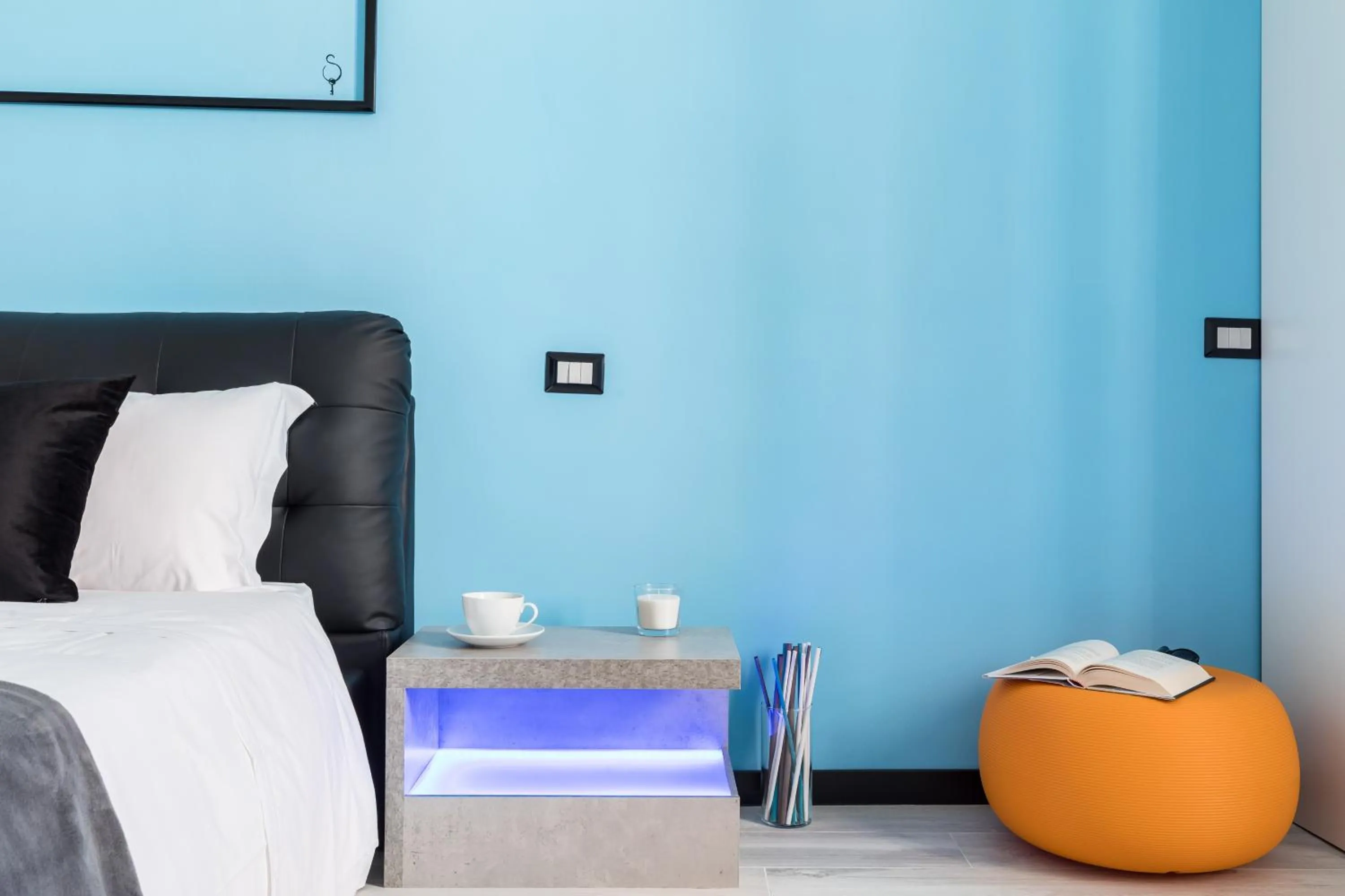 Bed in A World Aparts - 32 Modena