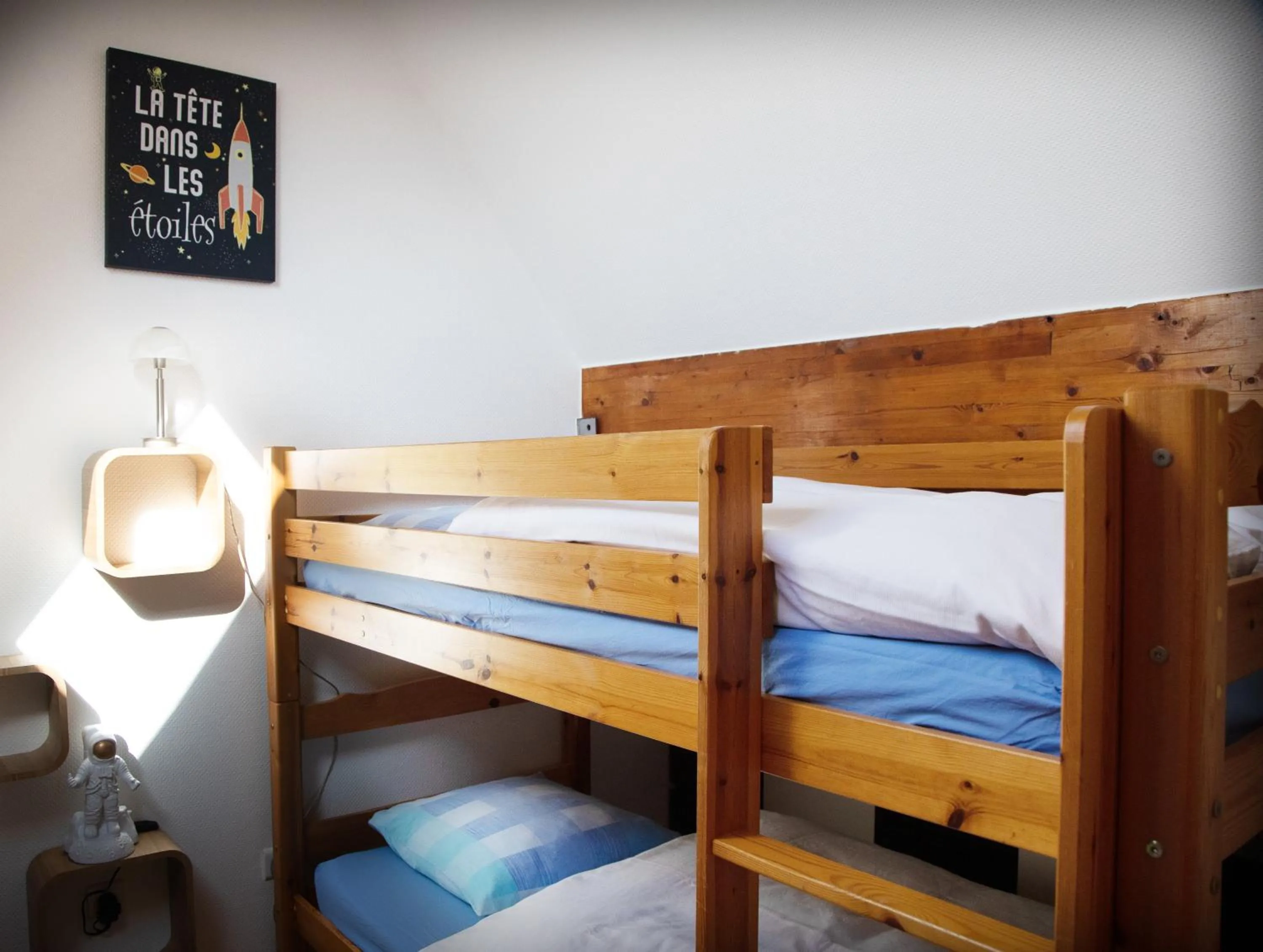 Bedroom, Bed in Gite des Merles
