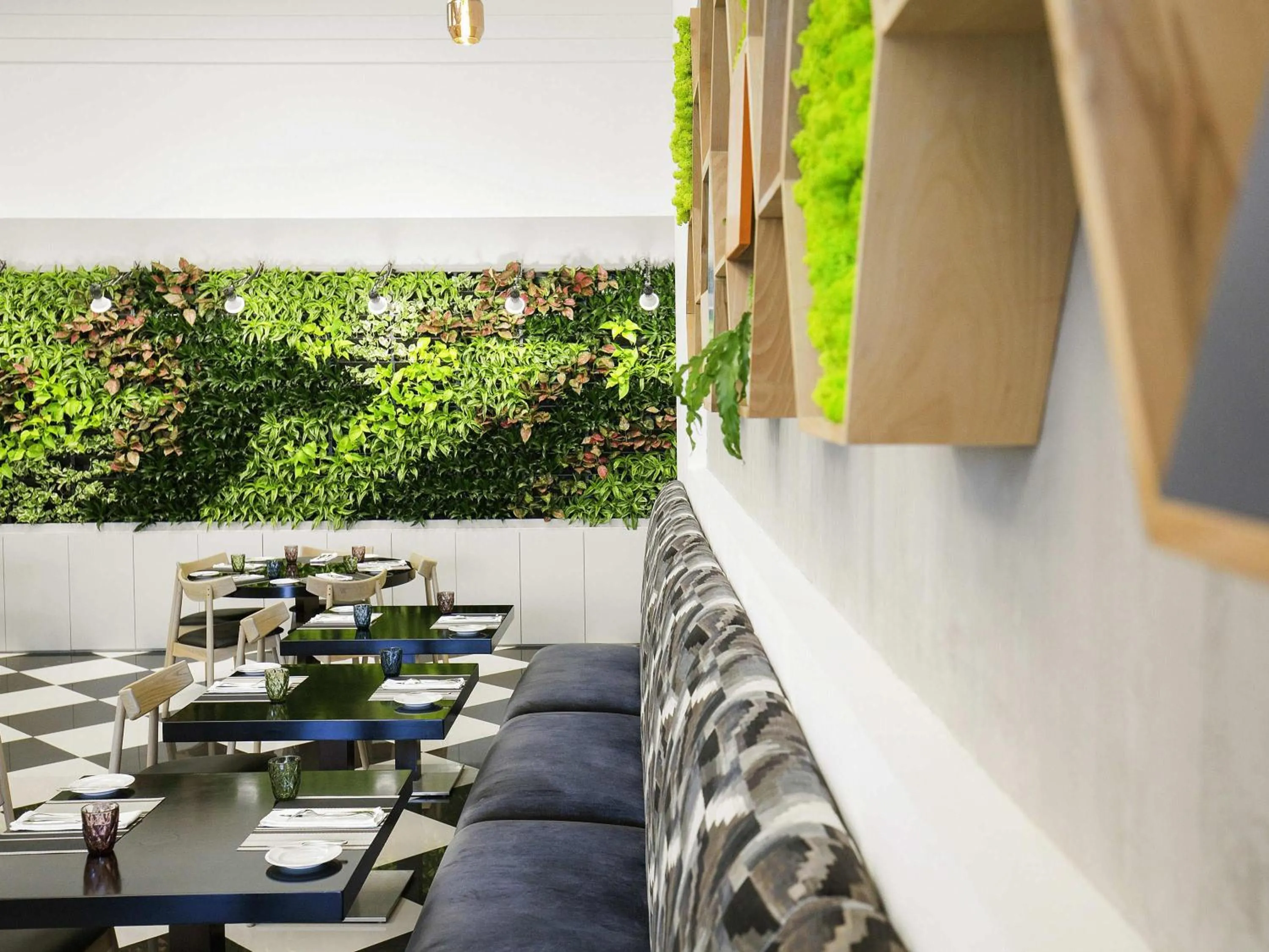 Restaurant/places to eat in ibis Deira Creekside Dubai