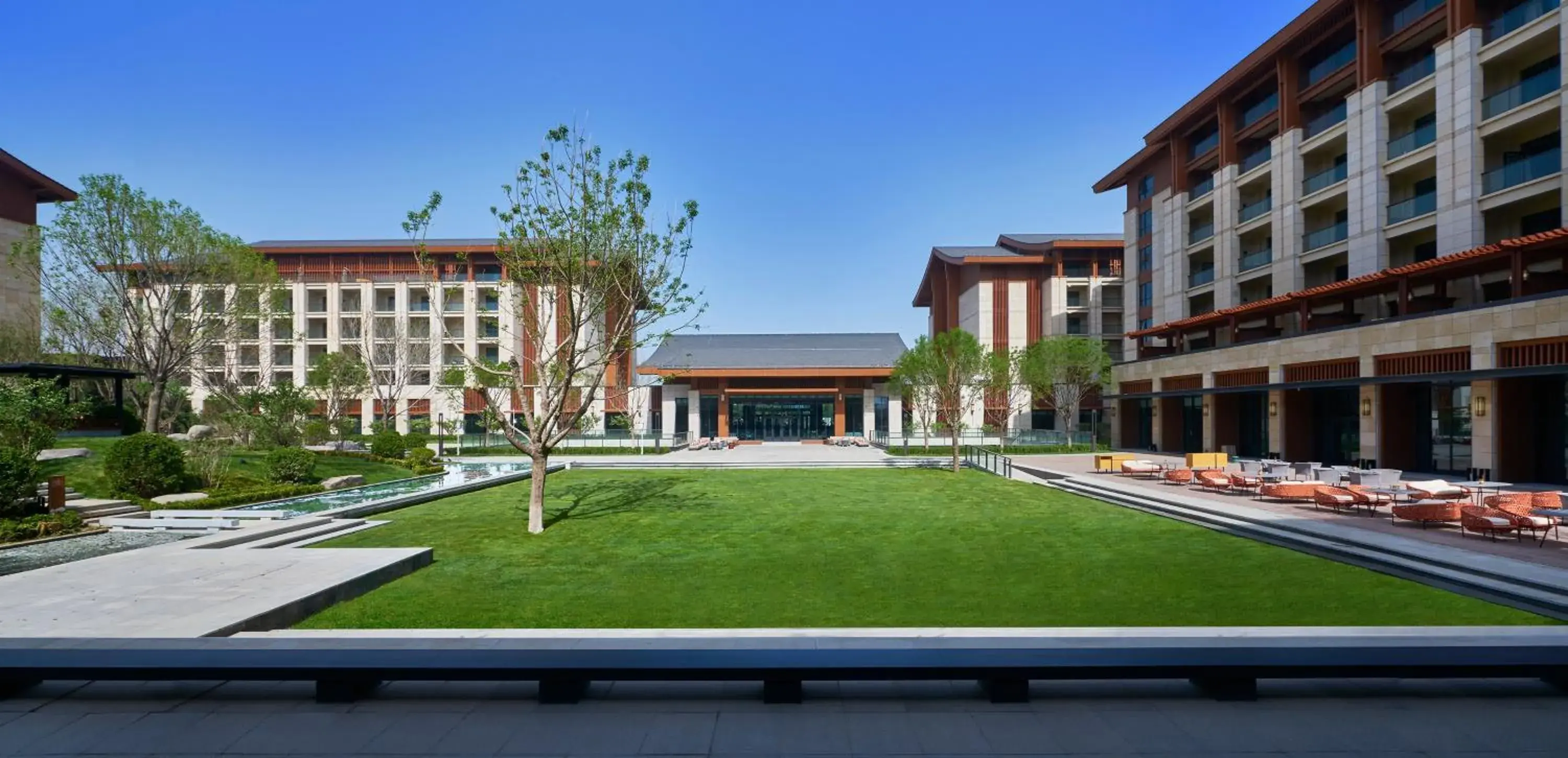 Property building in Hyatt Regency Beijing Shiyuan Property building in Hyatt Regency Beijing Shiyuan