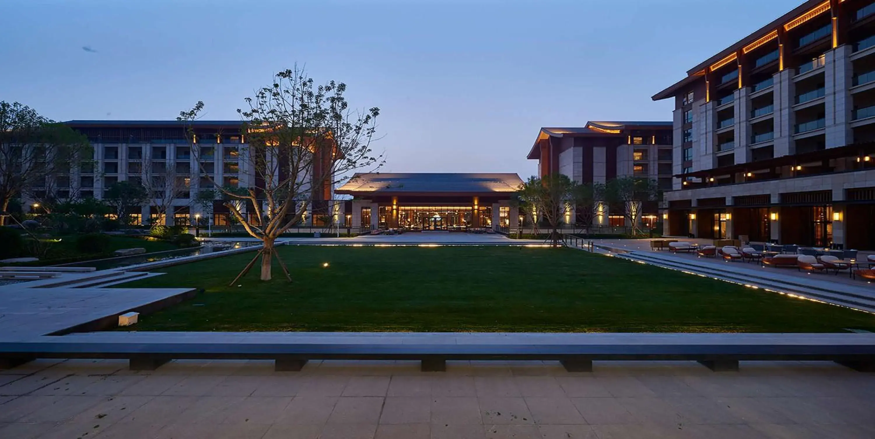 Property building in Hyatt Regency Beijing Shiyuan Property building in Hyatt Regency Beijing Shiyuan
