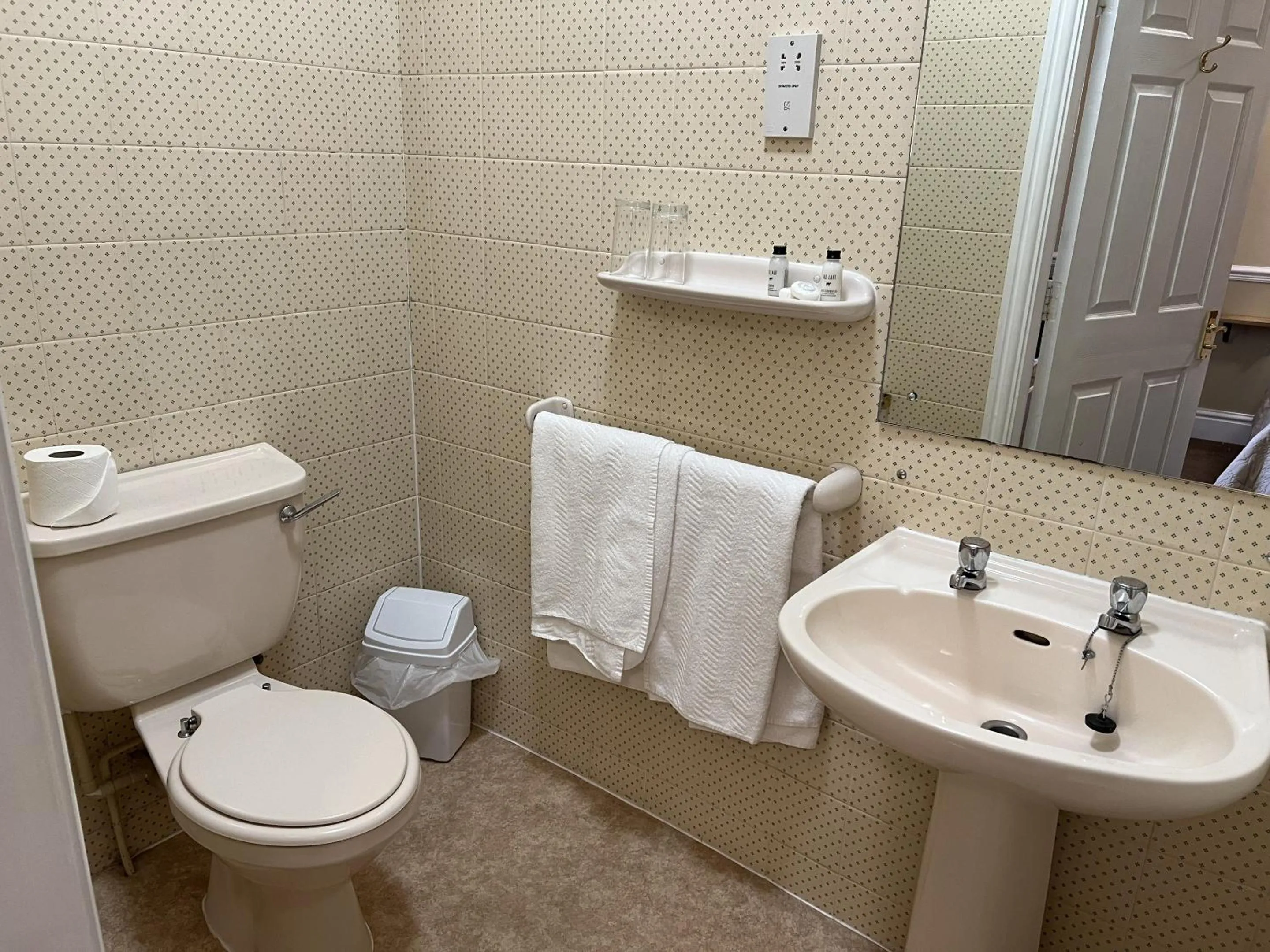 Bathroom in Royal Oak Hotel, Garstang