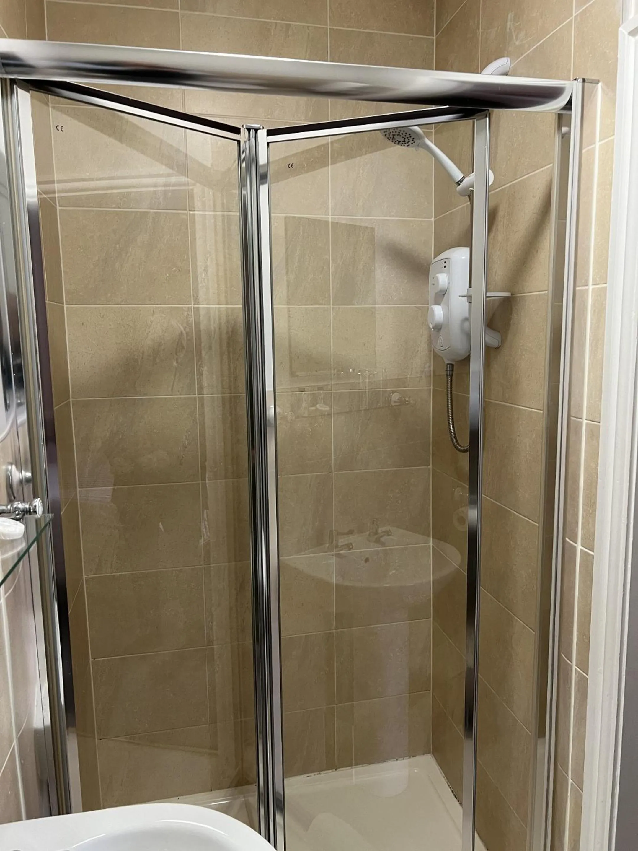 Bathroom in Royal Oak Hotel, Garstang