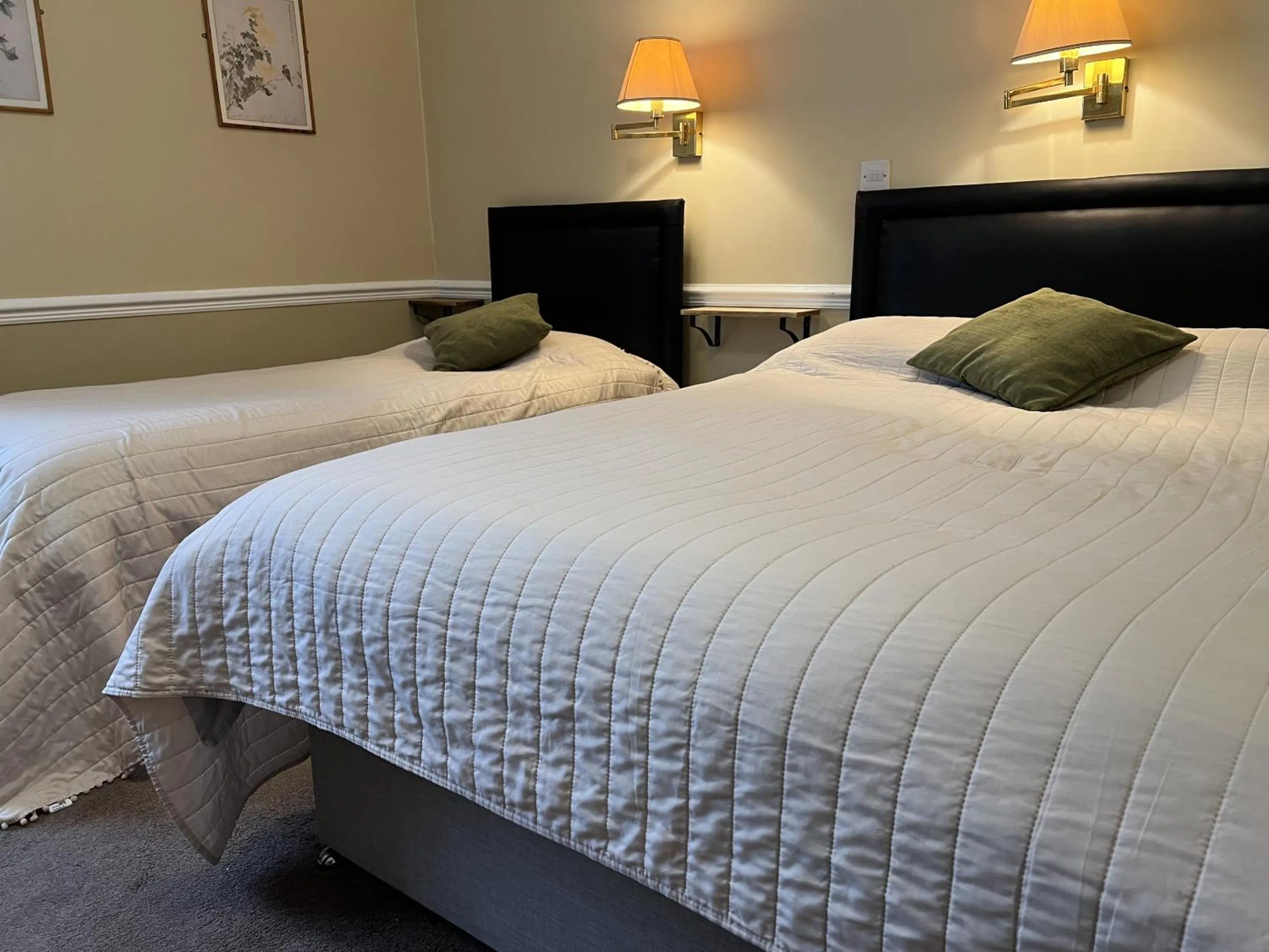 Bedroom, Bed in Royal Oak Hotel, Garstang
