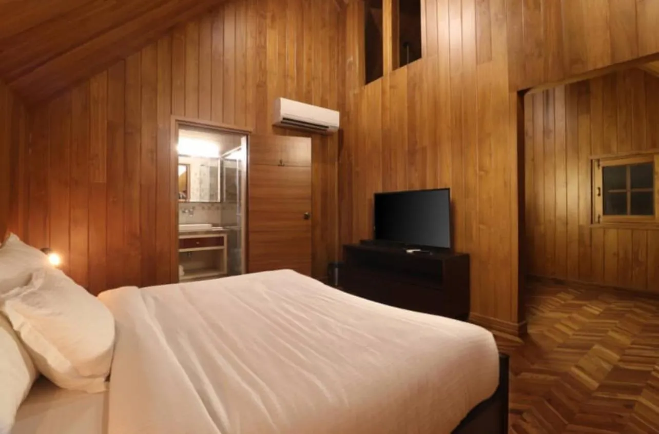 Bed in Glenville Forest Resort & Spa