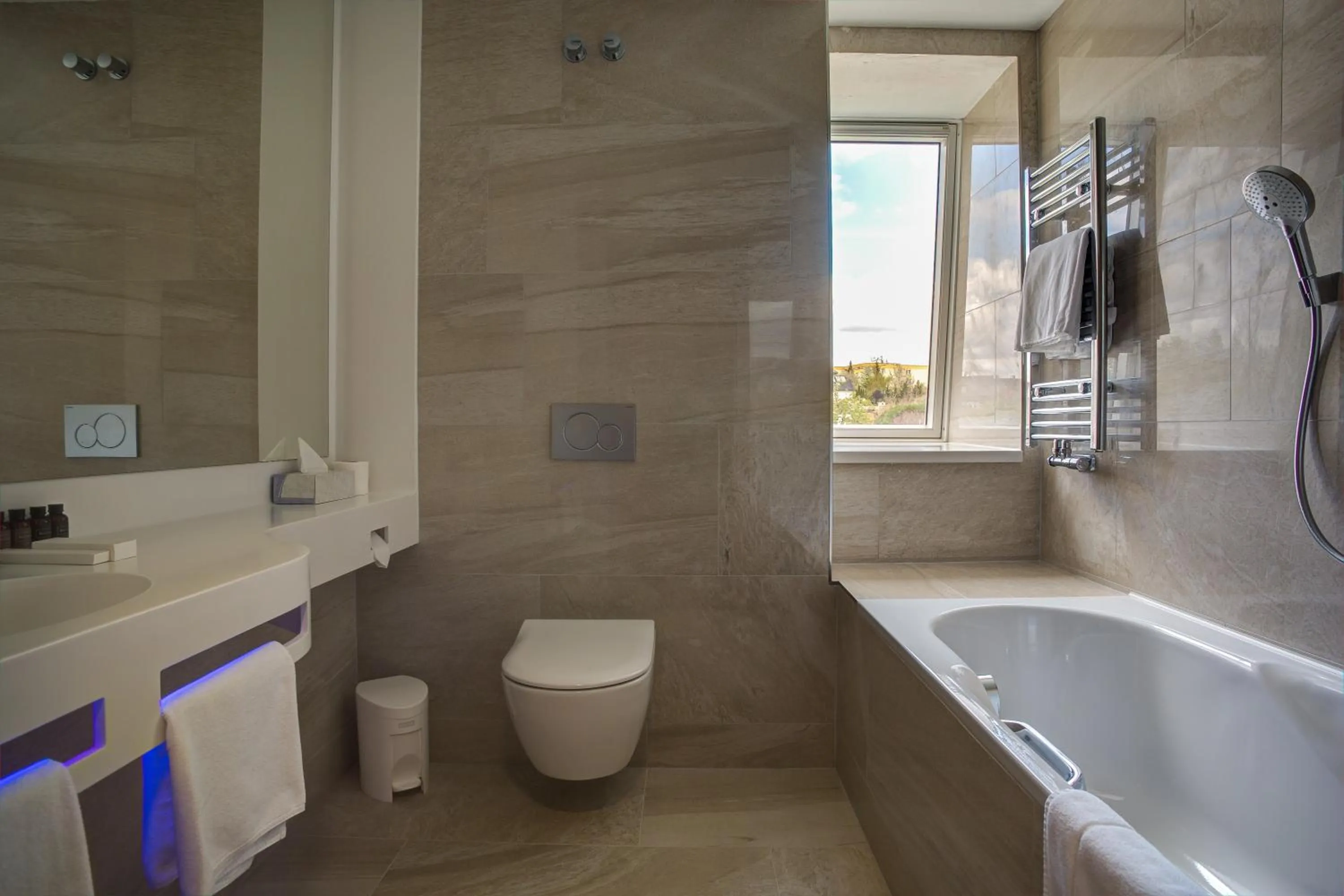 Shower in Hotel Galatea