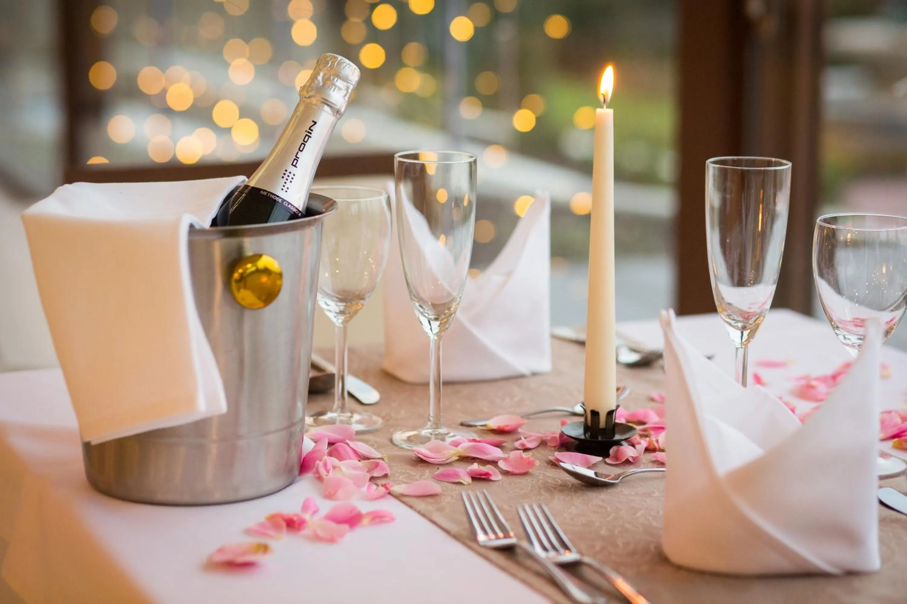 Restaurant/places to eat in Hotel Galatea