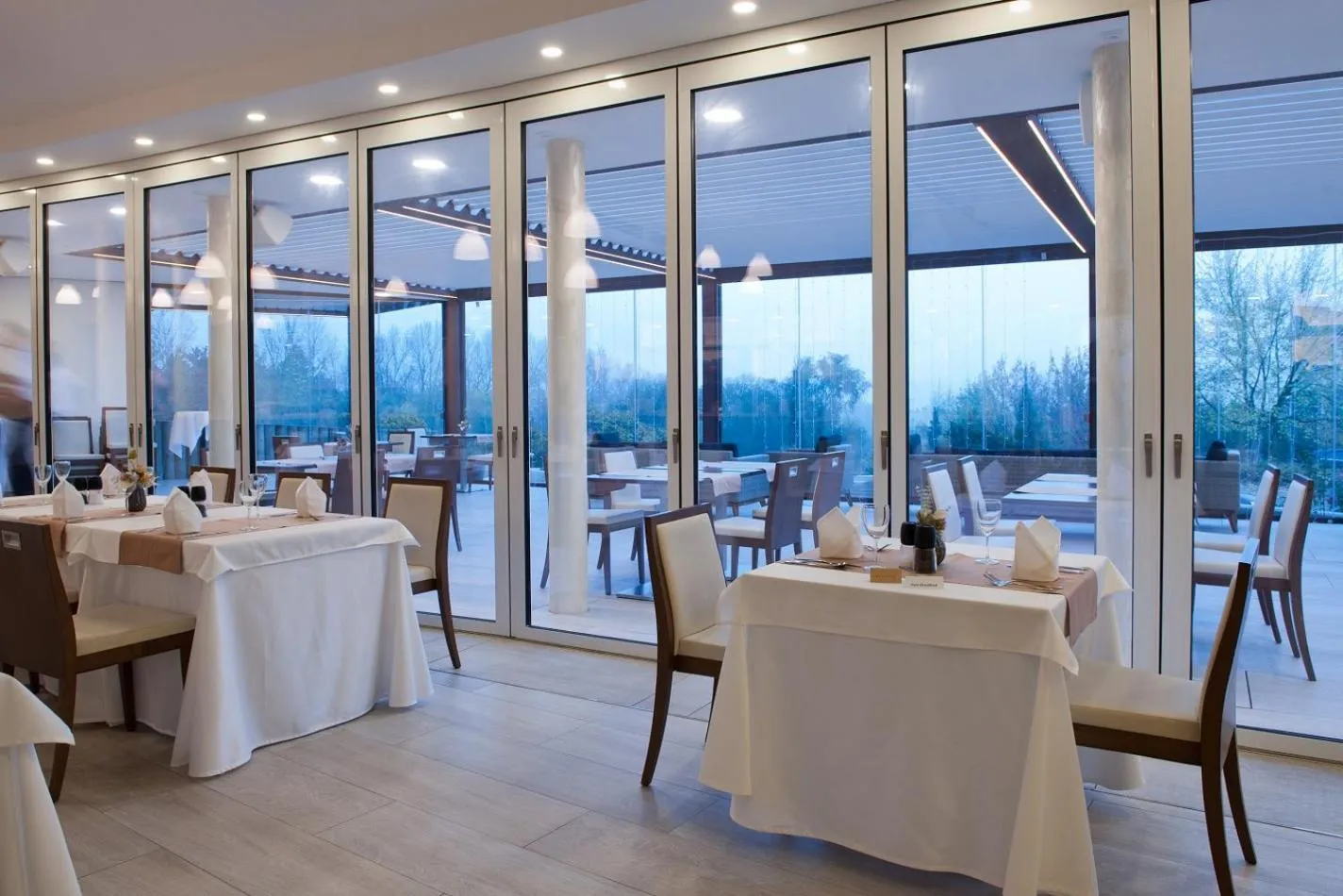 Restaurant/places to eat in Hotel Galatea