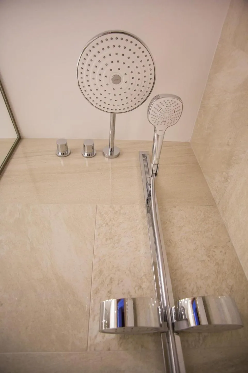 Shower in Hotel Galatea