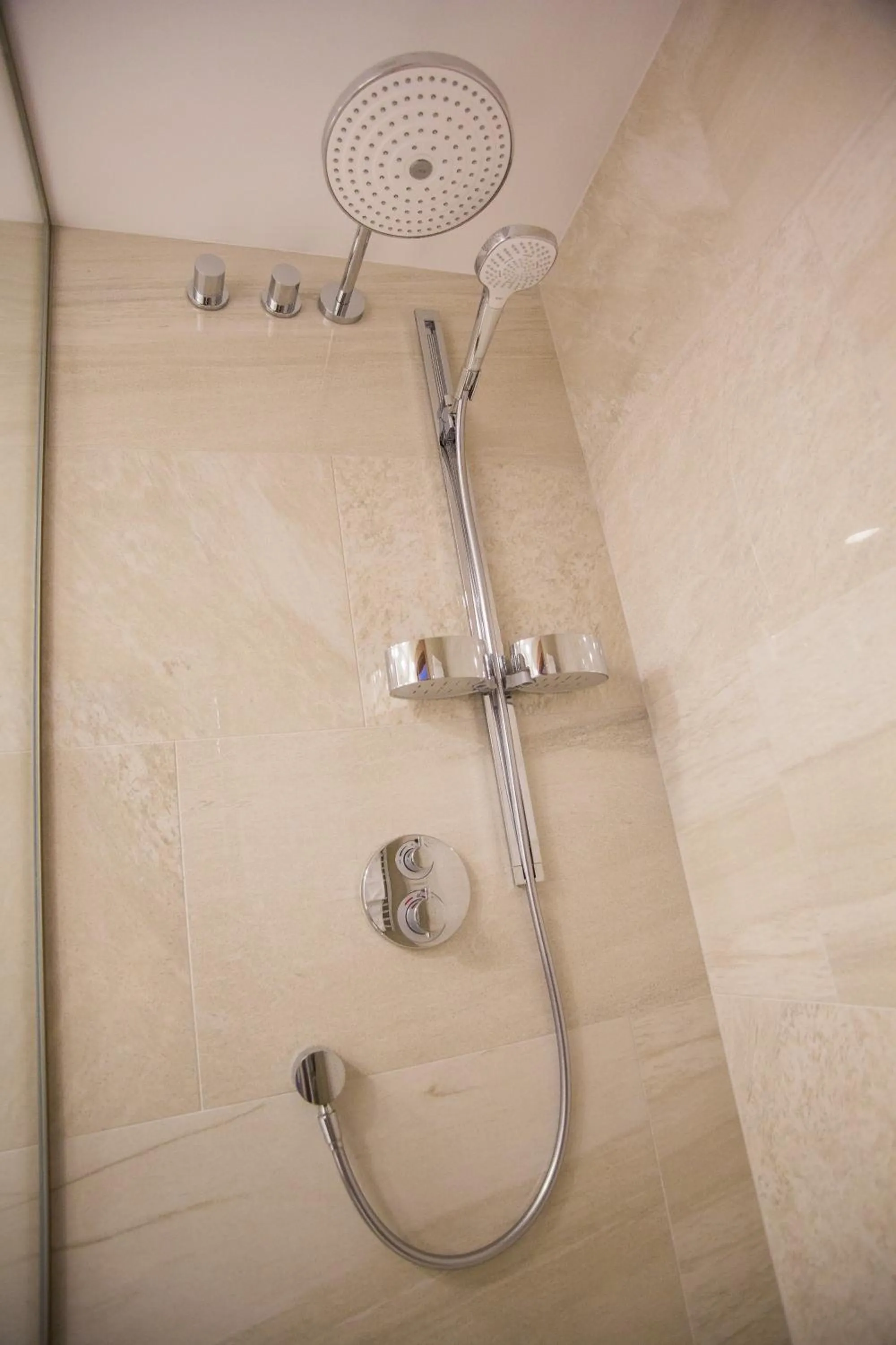 Shower in Hotel Galatea