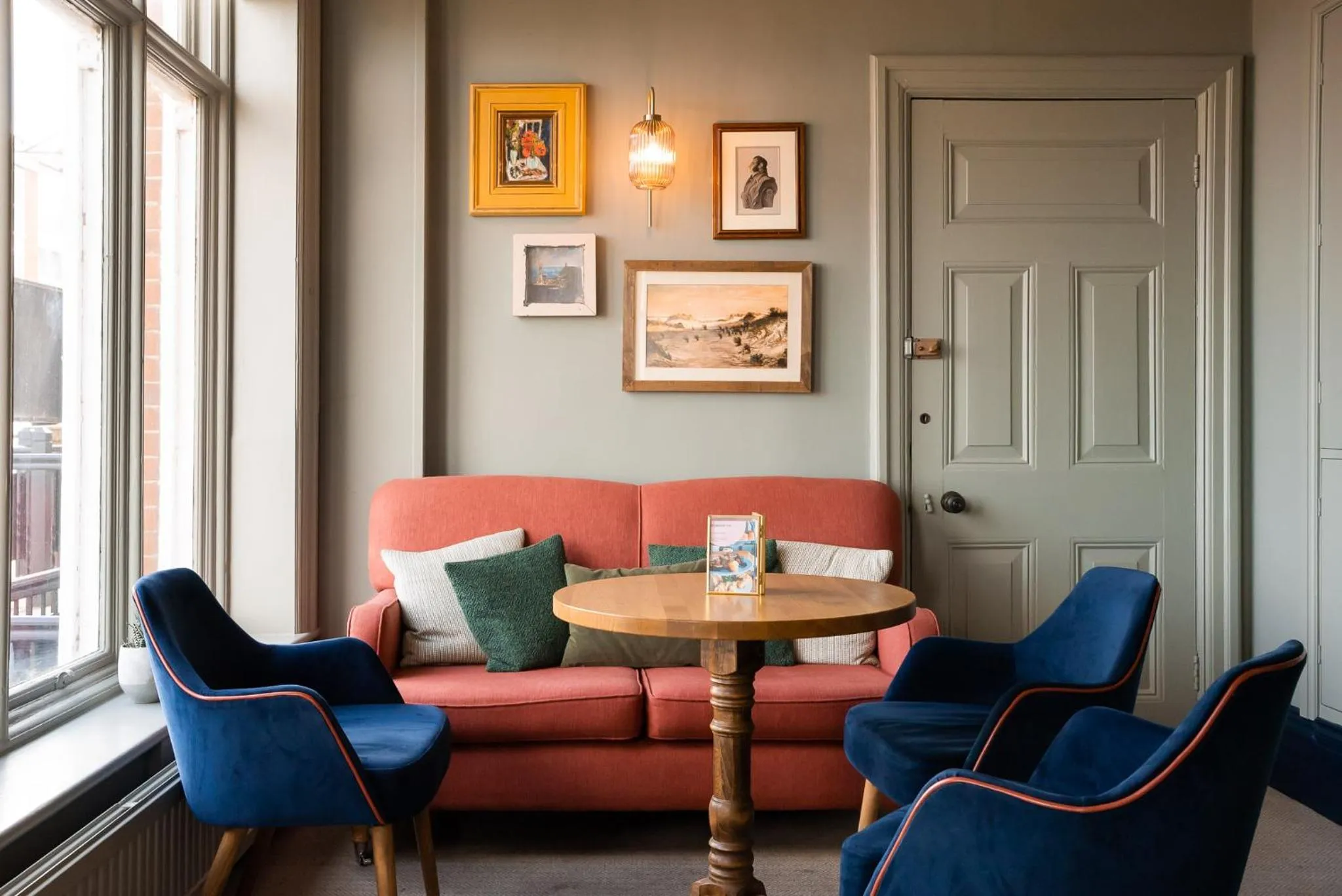 Living room in Cliftonville Hotel