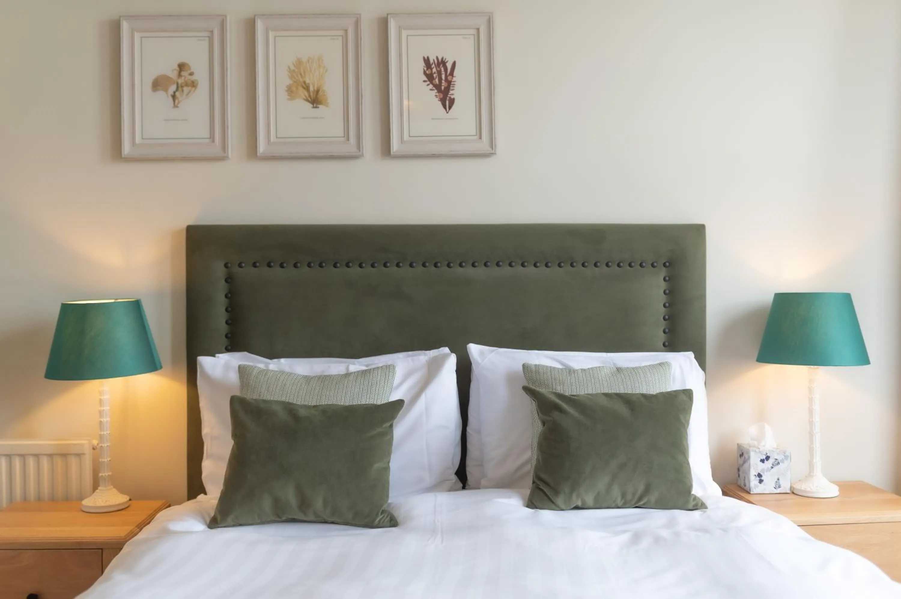 Bedroom, Bed in Cliftonville Hotel