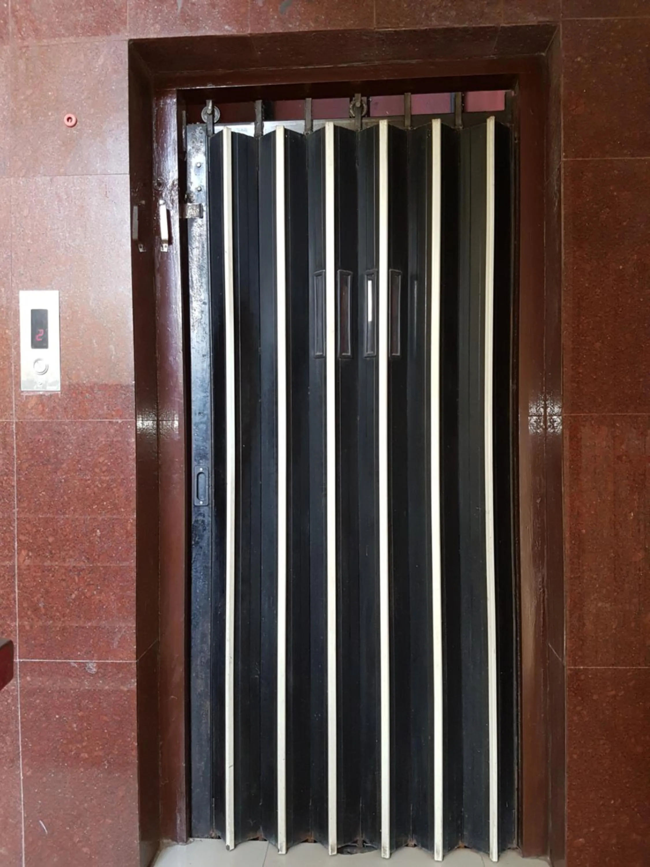 Hotel Sorrento Guest house Anna Nagar East Metro Shenoy Nagar metro budget monthly daily rooms