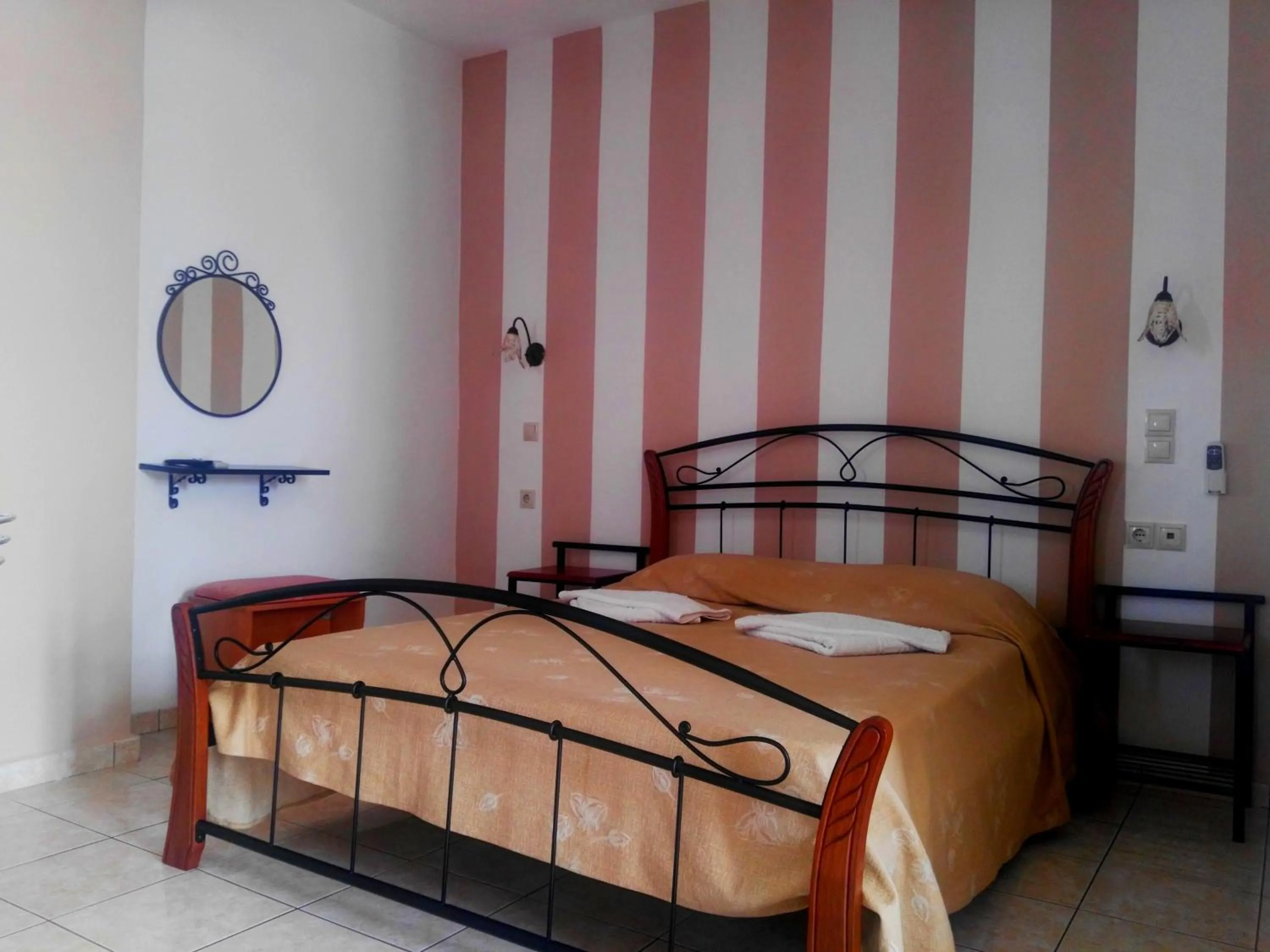 Summer, Bed in Baladinos Apartments