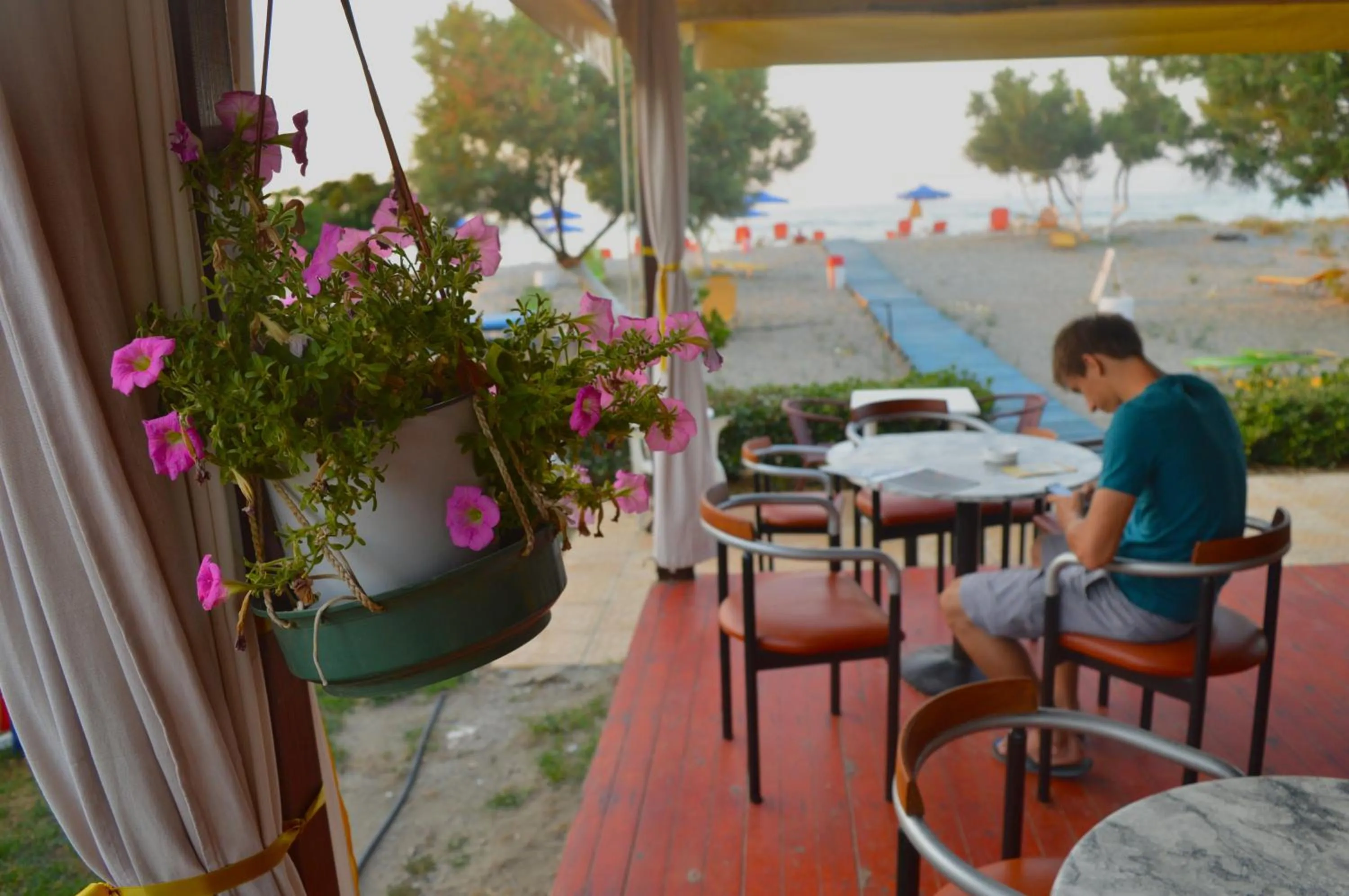 Restaurant/places to eat in Baladinos Apartments