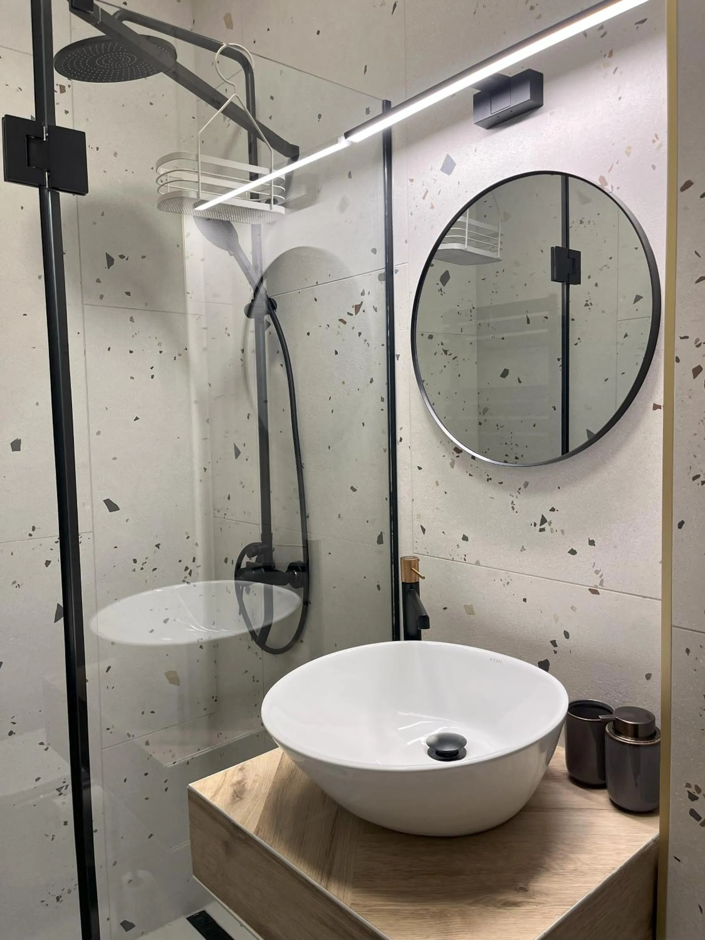 Shower in Park Hotel Sóstó