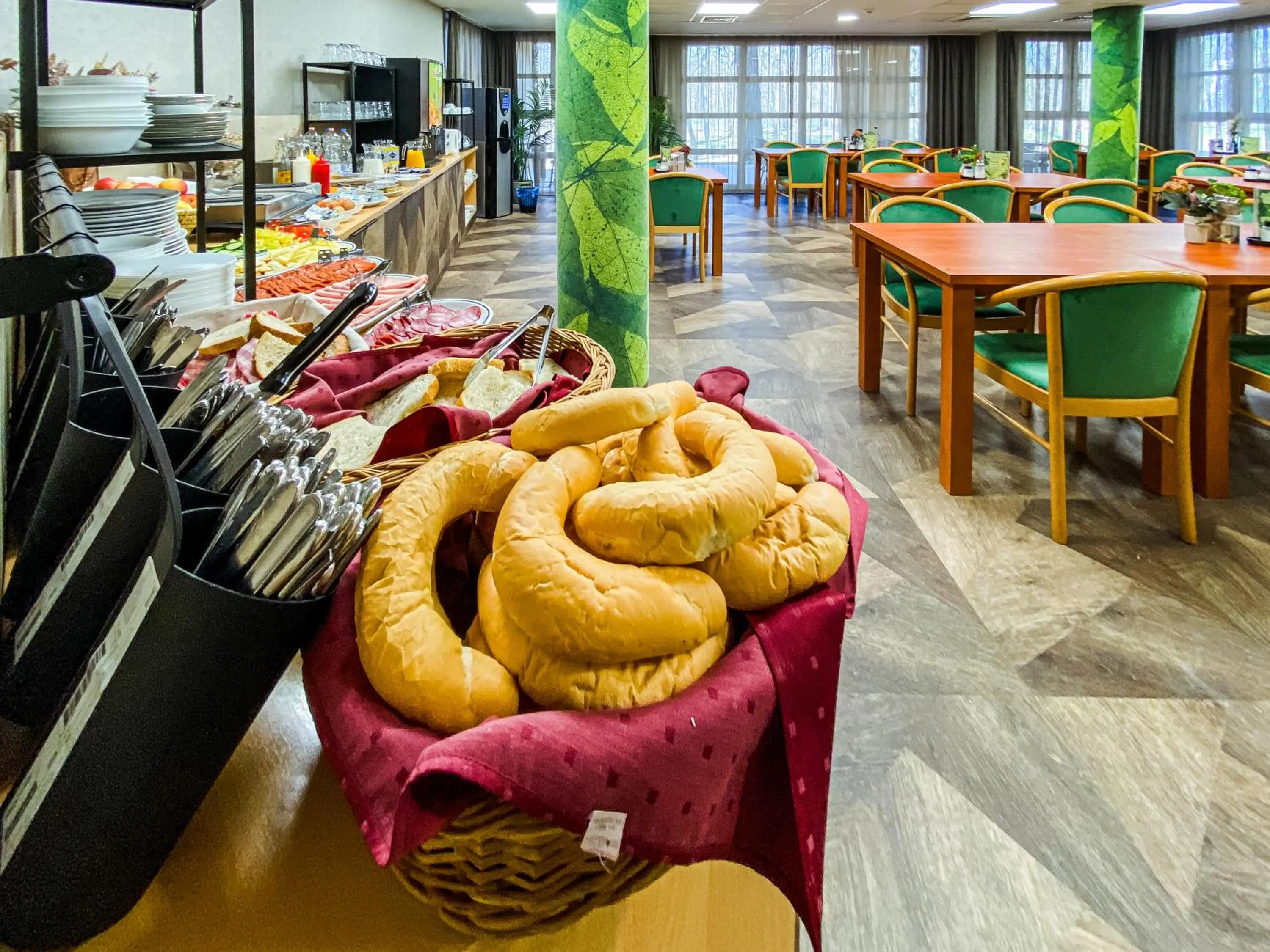 Restaurant/places to eat in Park Hotel Sóstó