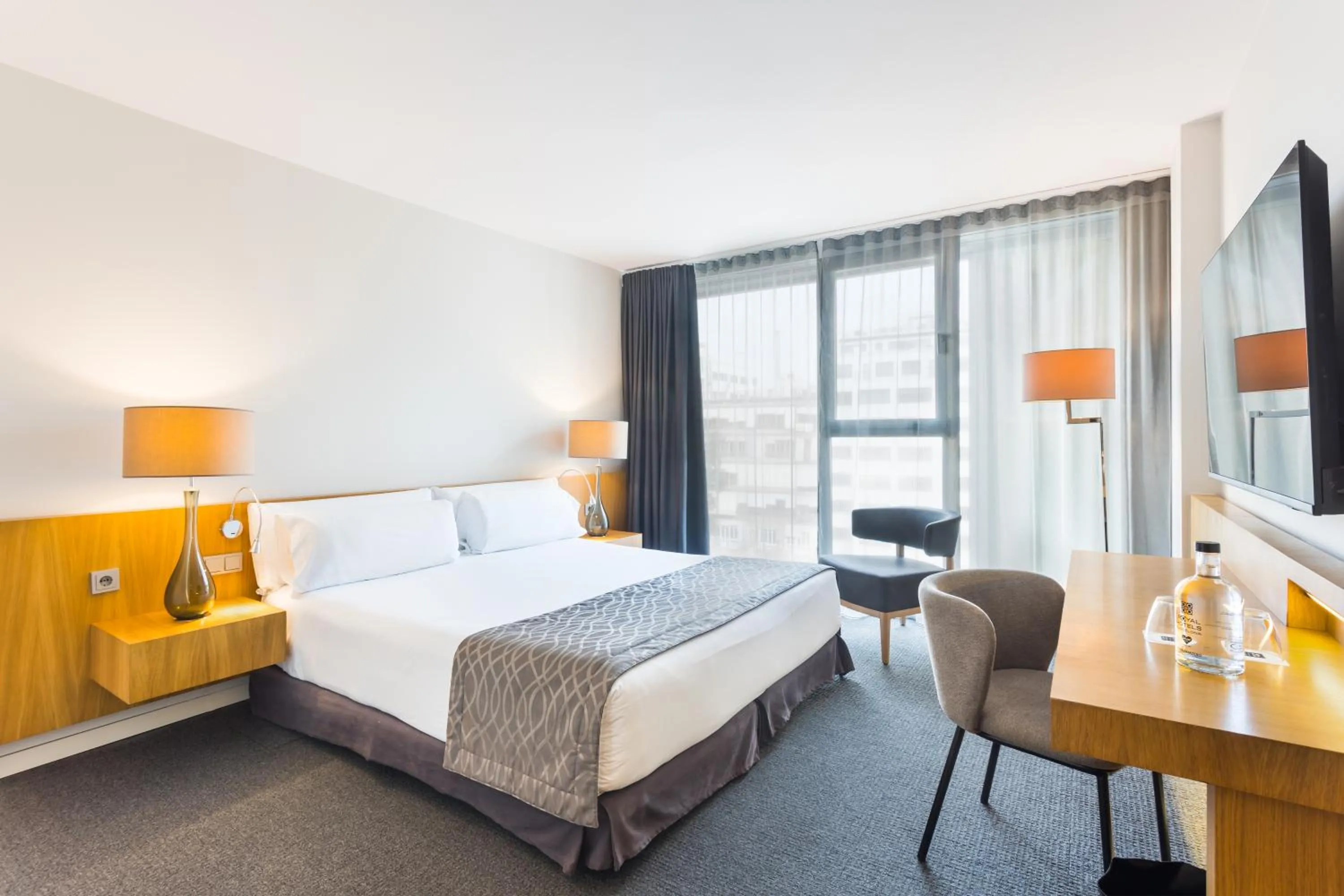 Bedroom, Bed in Hotel Royal Passeig de Gracia