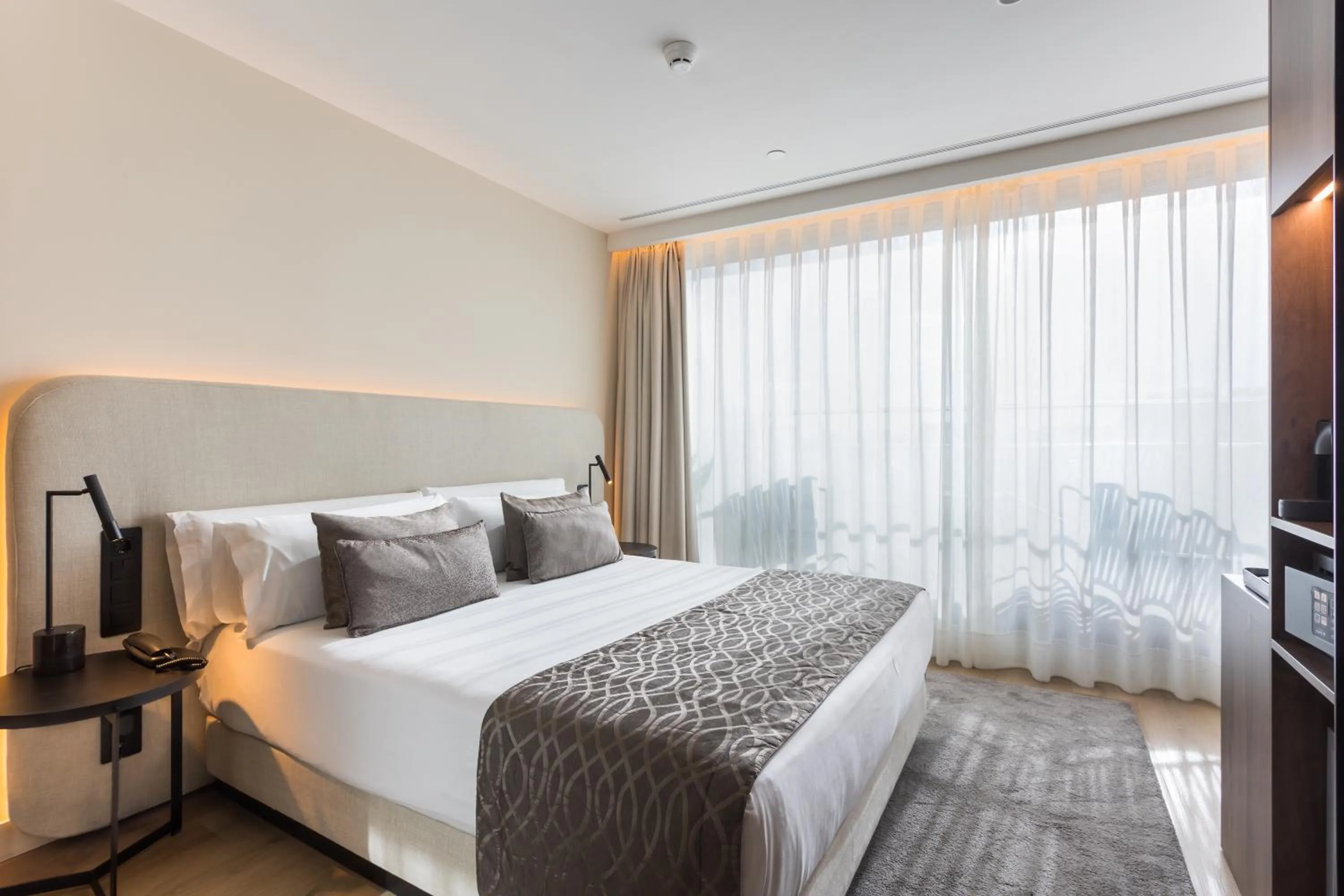 Bed in Hotel Royal Passeig de Gracia