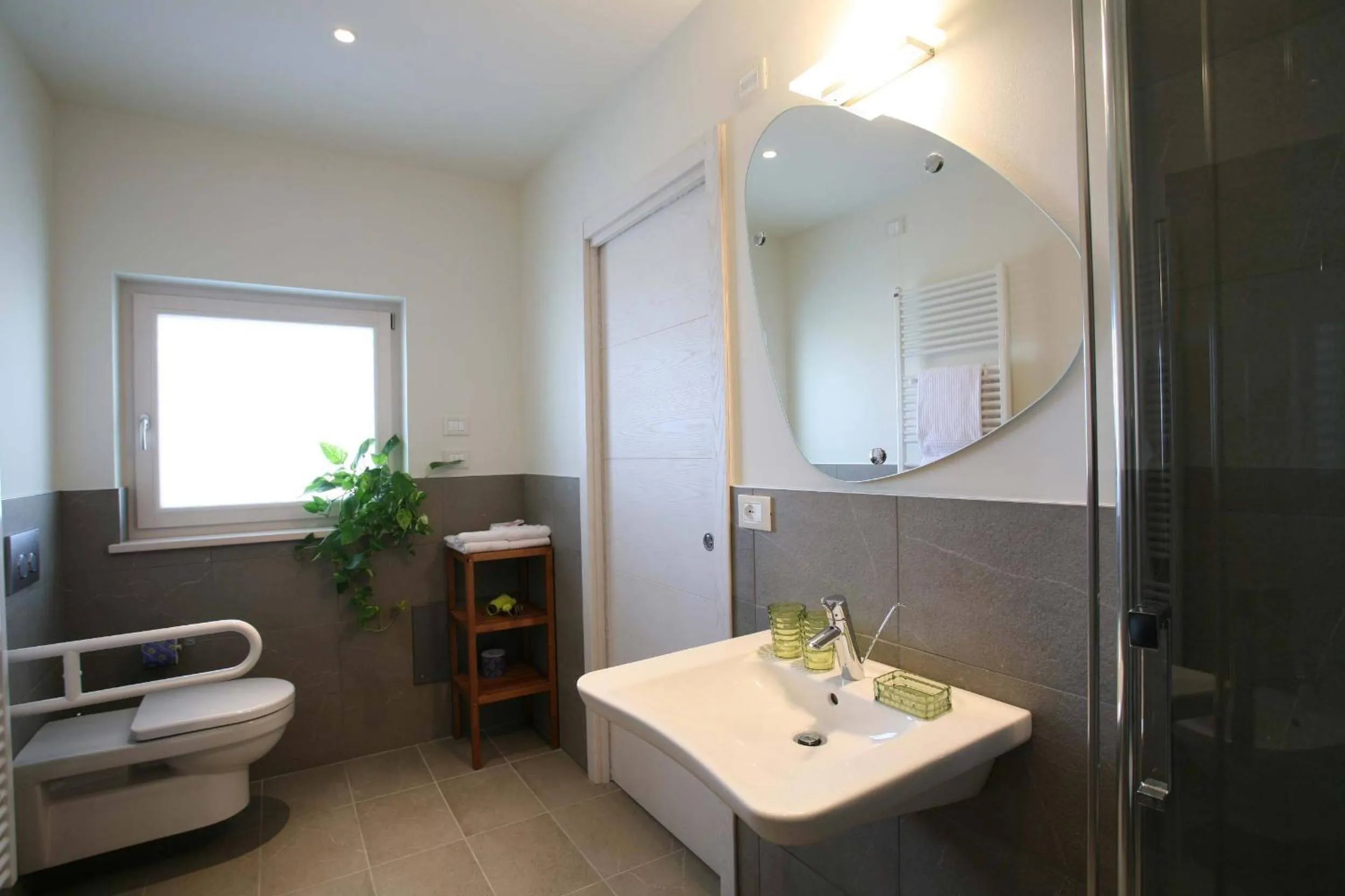 Toilet in Nuova Opera Rooms & Apartment