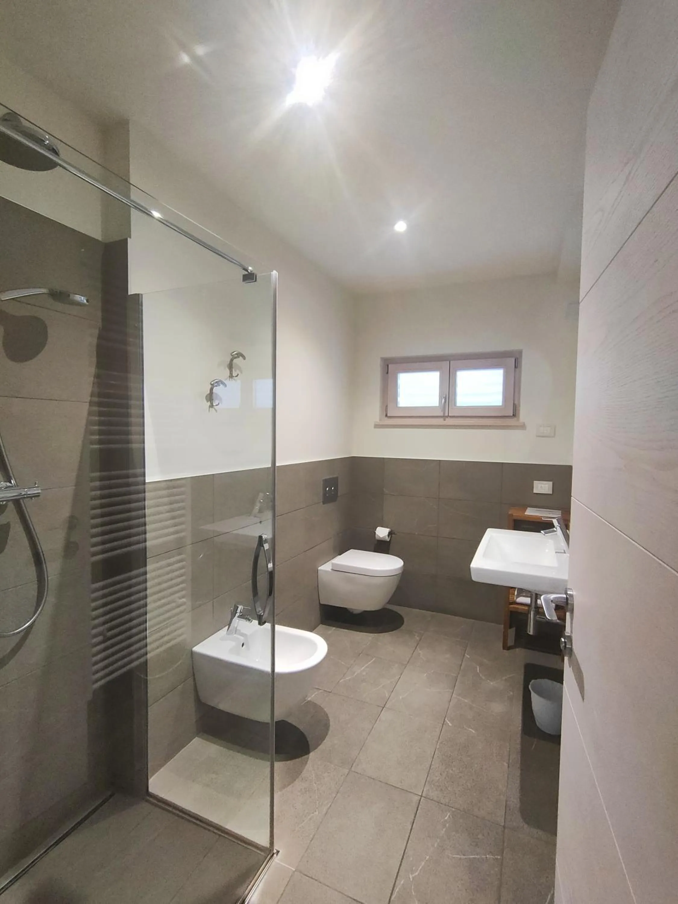 Shower in Nuova Opera Rooms & Apartment