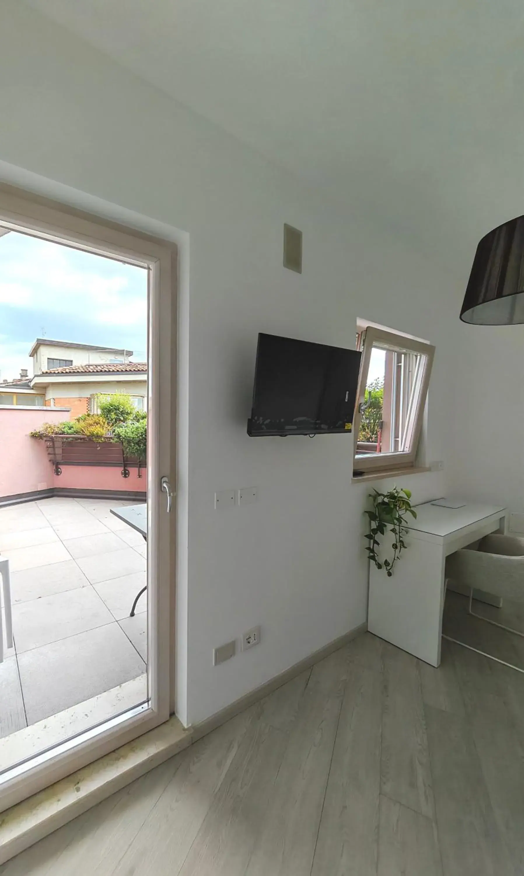 Double Room with Terrace in Nuova Opera Rooms & Apartments Double Room with Terrace in Nuova Opera Rooms & Apartments