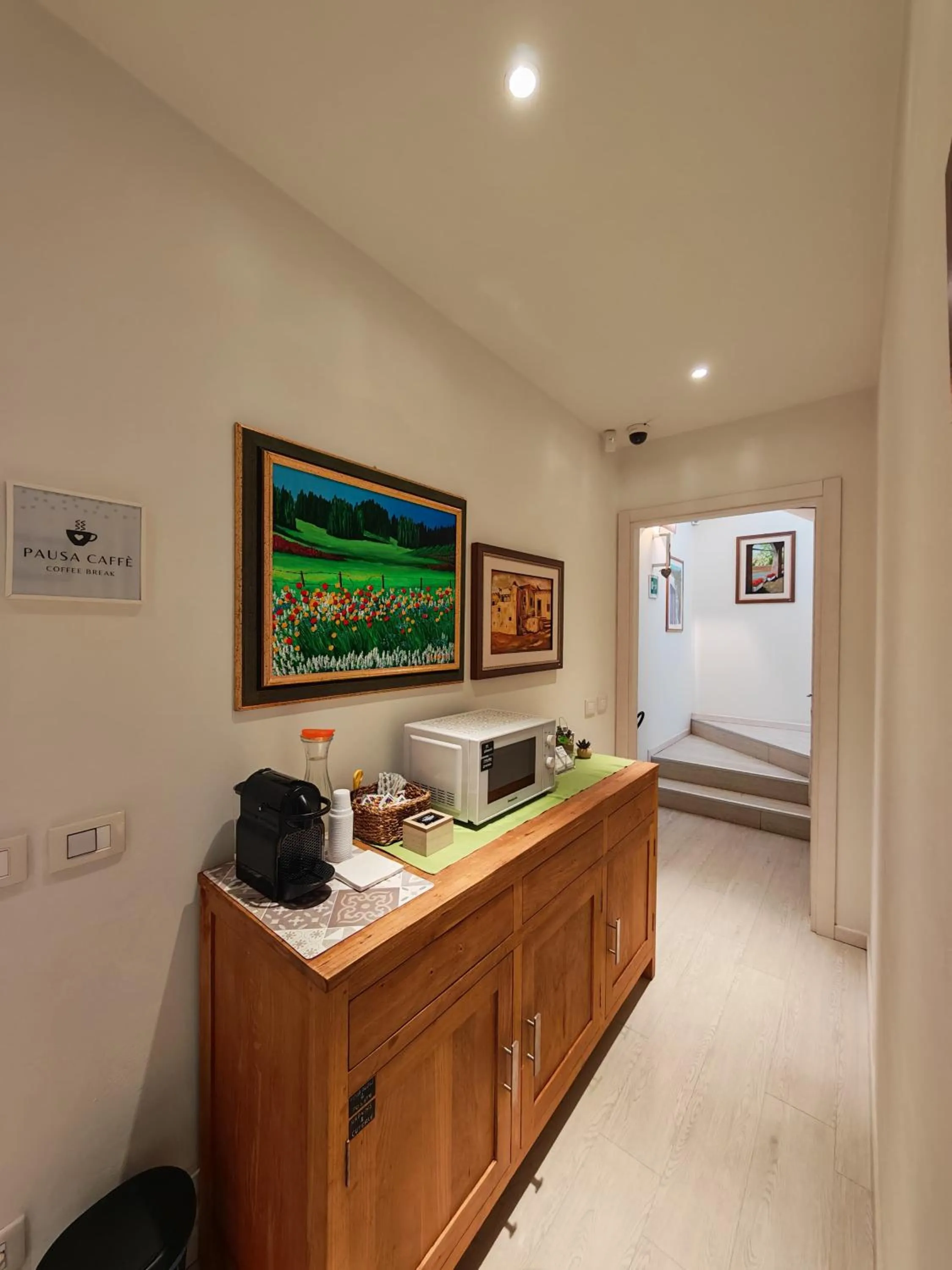 Coffee/tea facilities in Nuova Opera Rooms & Apartment