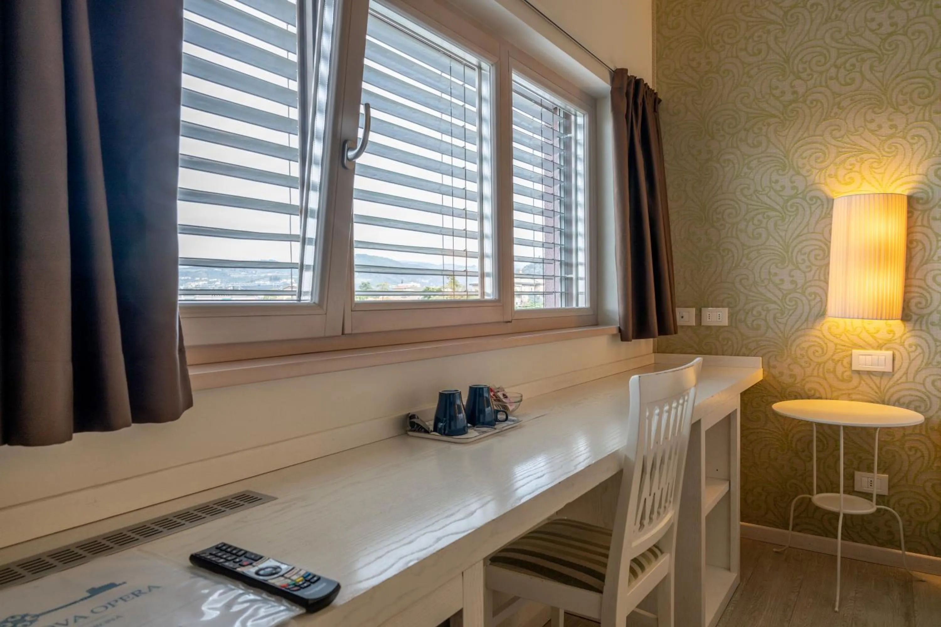 Coffee/tea facilities in Nuova Opera Rooms & Apartment