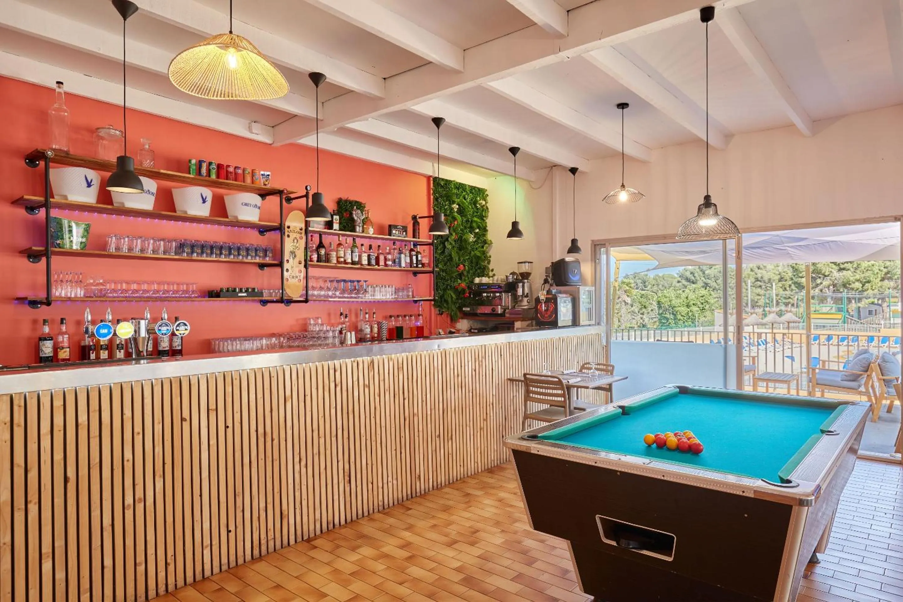 Lounge or bar in Domaine Résidentiel de Plein Air Odalys La Pinède