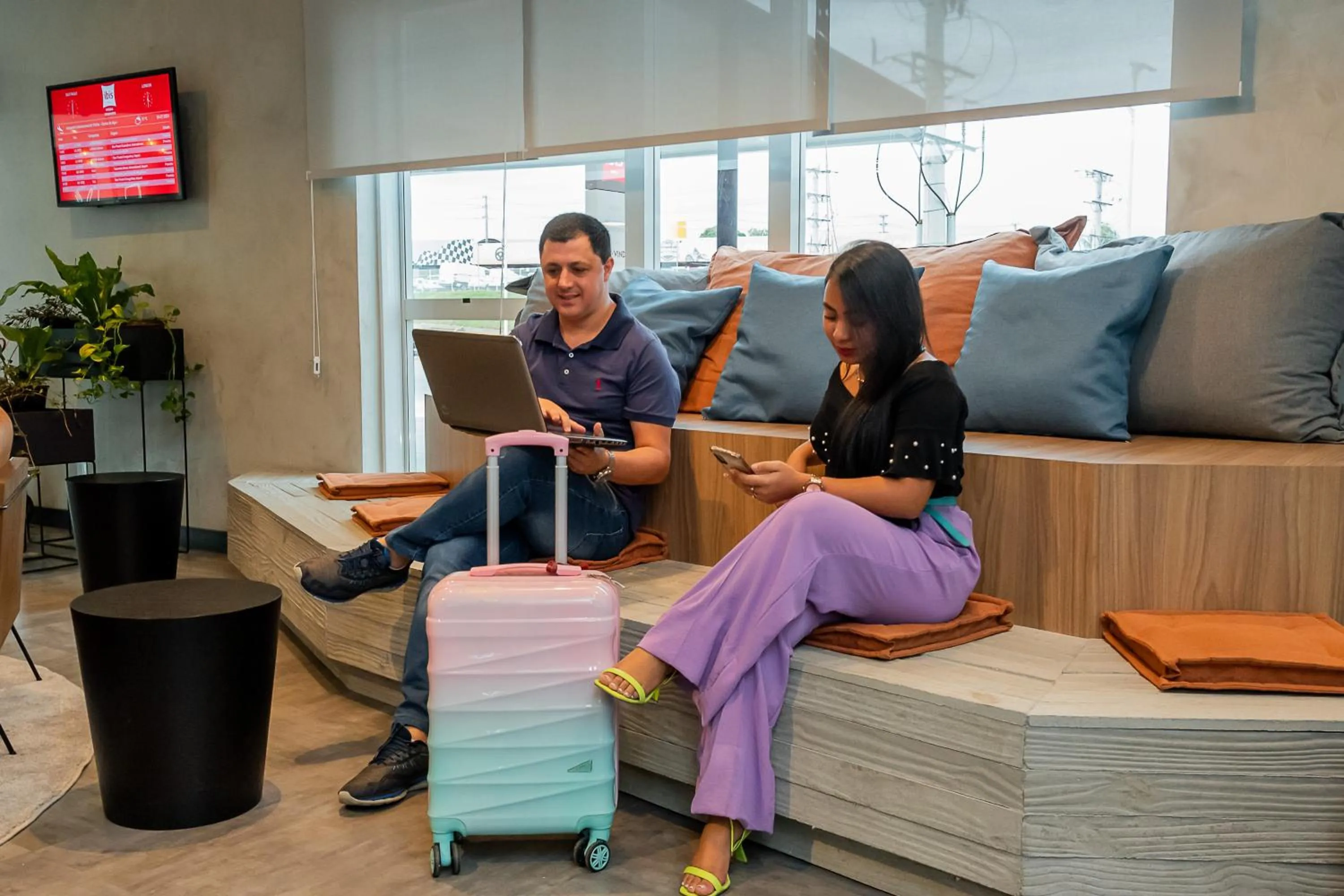 People in ibis Vitoria Aeroporto