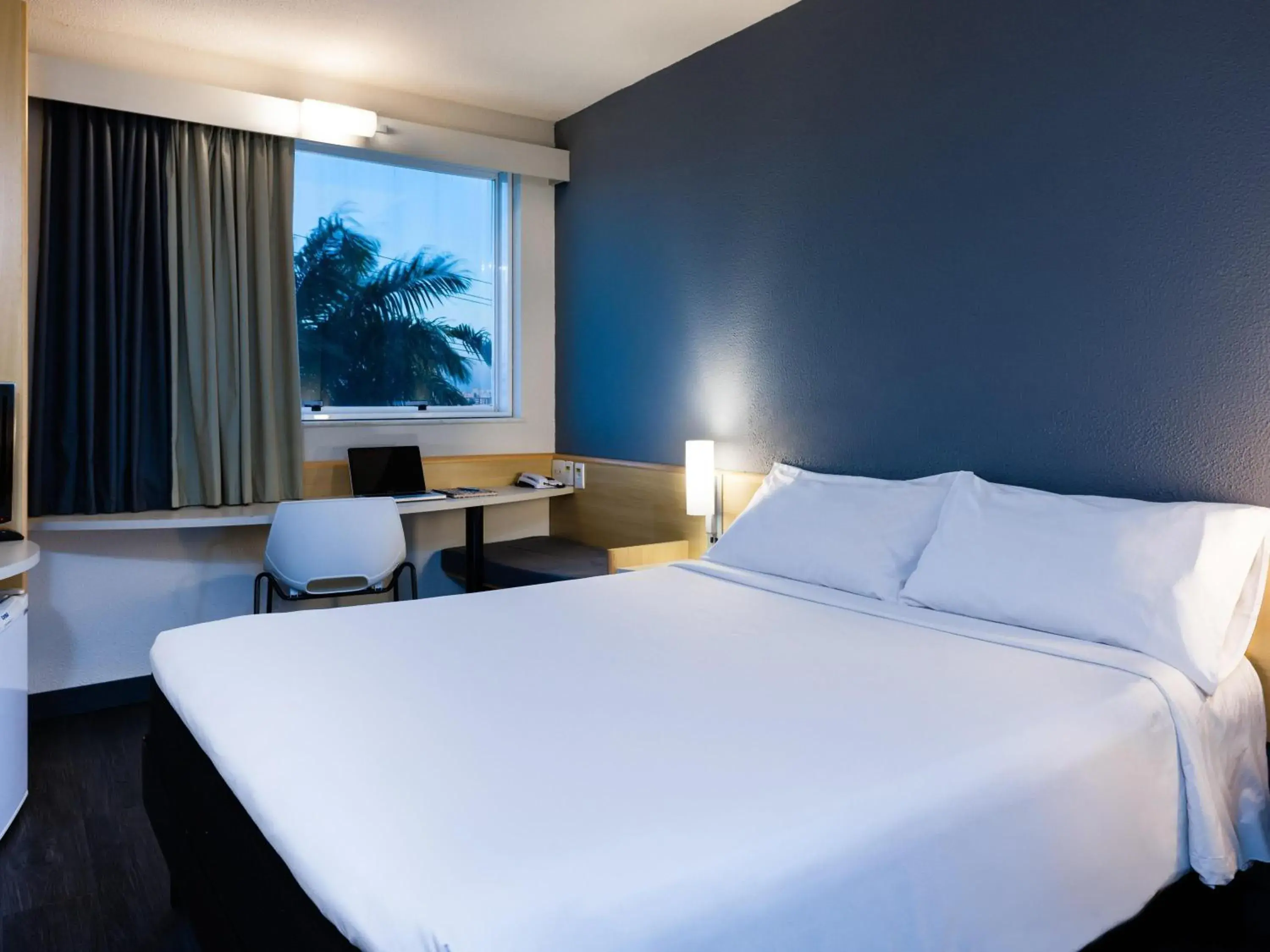 Bedroom, Bed in ibis Vitoria Aeroporto Bedroom, Bed in ibis Vitoria Aeroporto