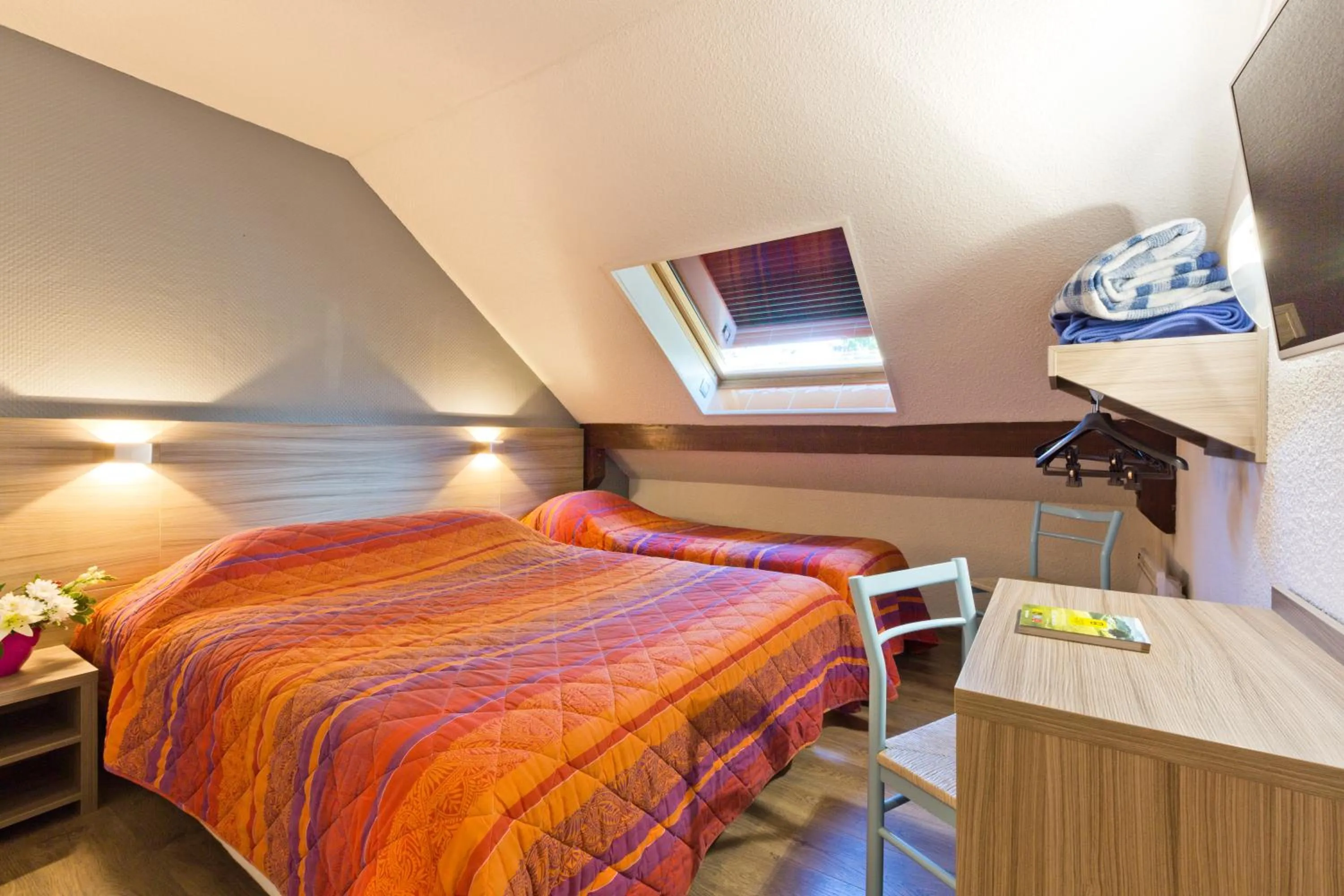 Photo of the whole room, Bed in Logis Albhotel Grill