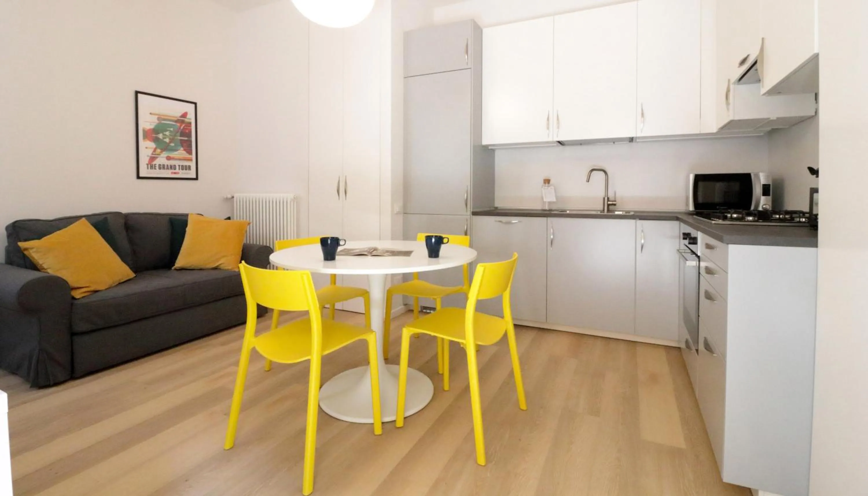 Living room in Italianway - Piero della Francesca 19