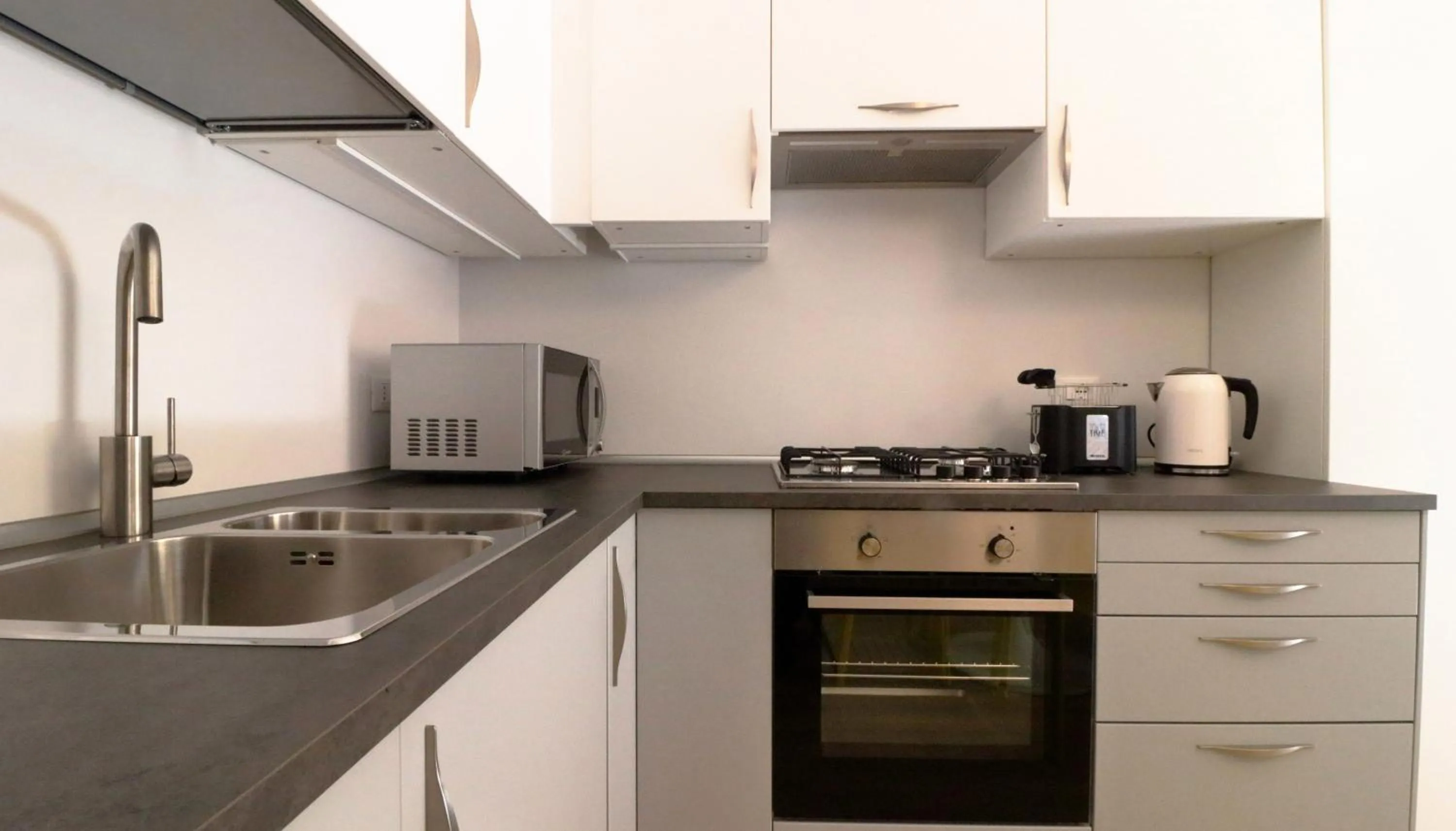 Kitchen or kitchenette in Italianway - Piero della Francesca 19