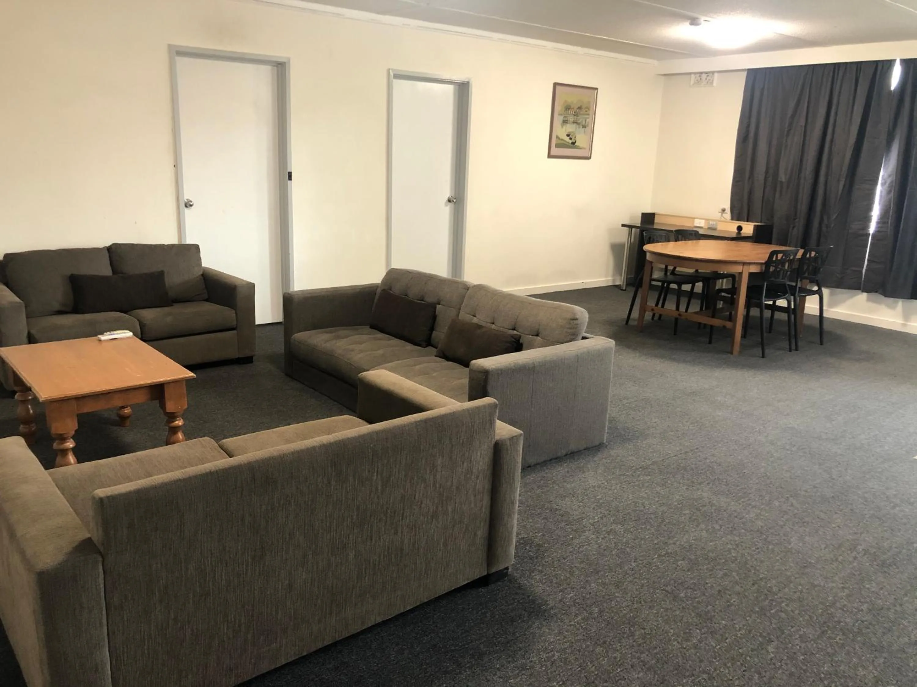 Living room in Parkside Inn Motel