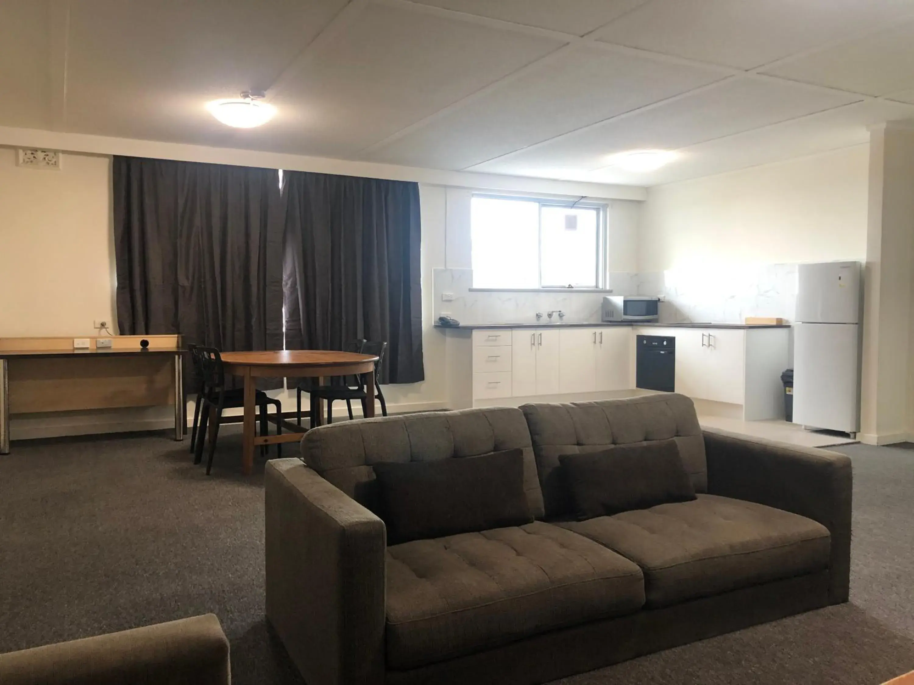 Three-Bedroom Apartment in Parkside Inn Motel Three-Bedroom Apartment in Parkside Inn Motel