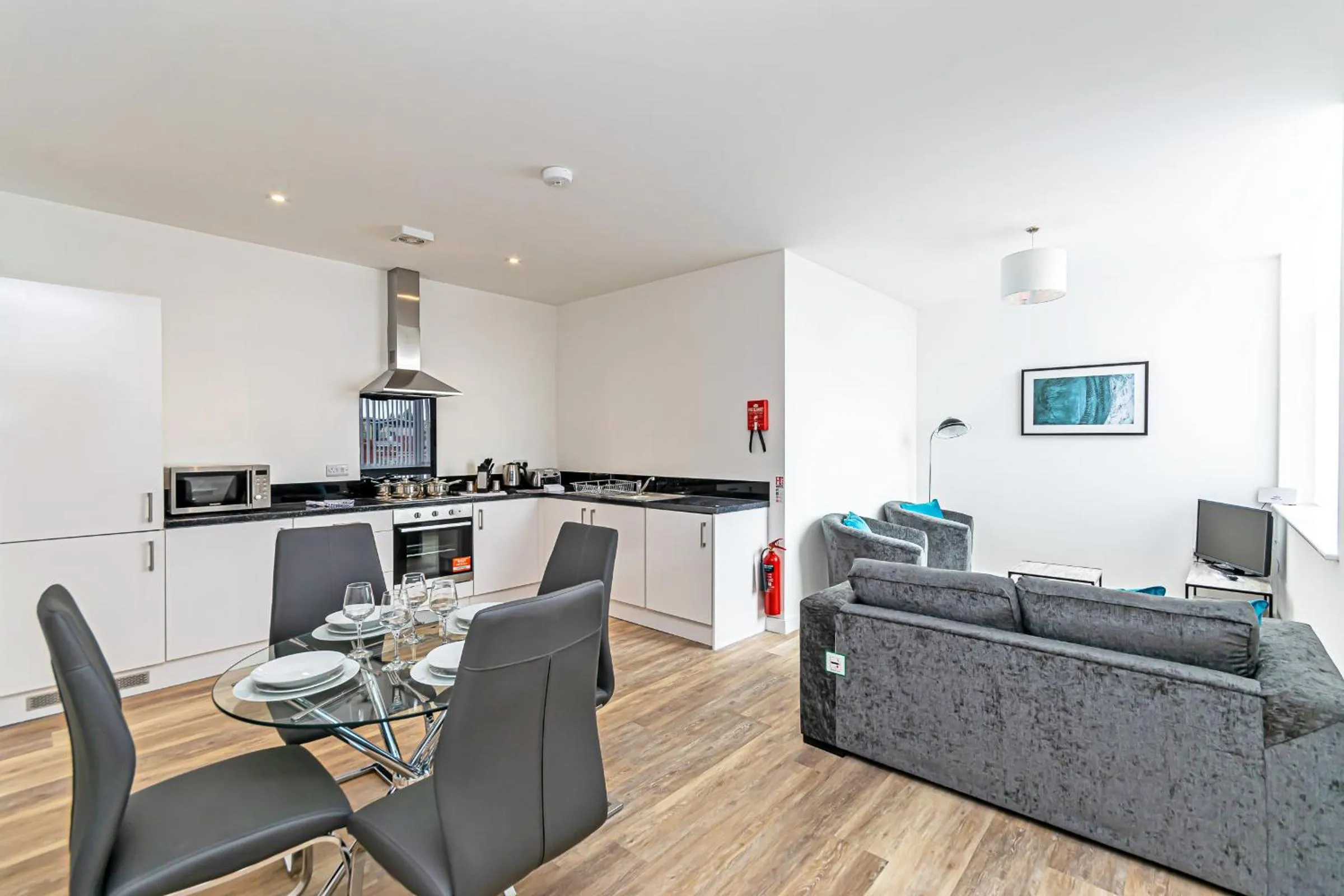 Kitchen or kitchenette in City Suites by Guestz