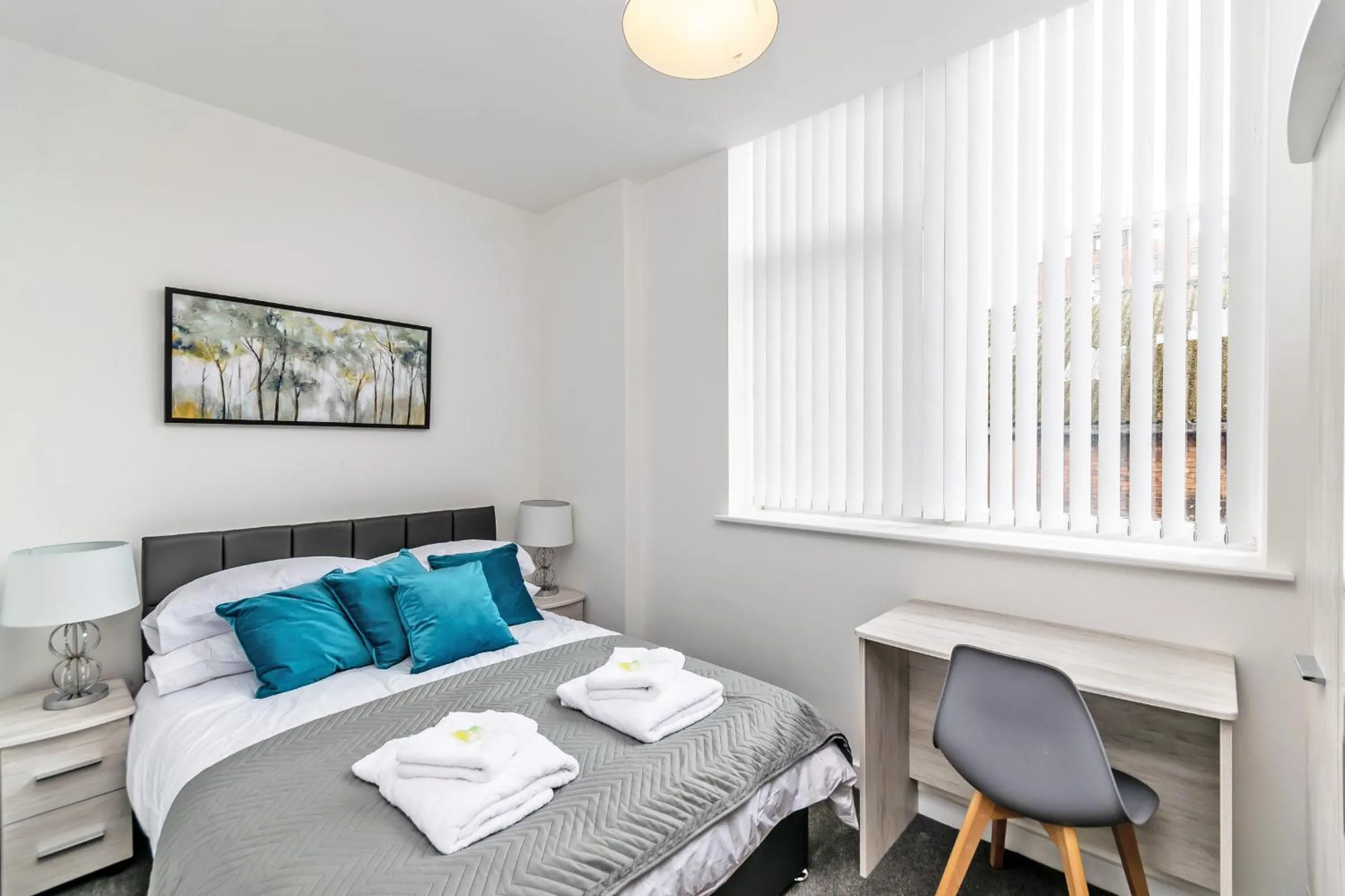 Bedroom, Bed in City Suites by Guestz