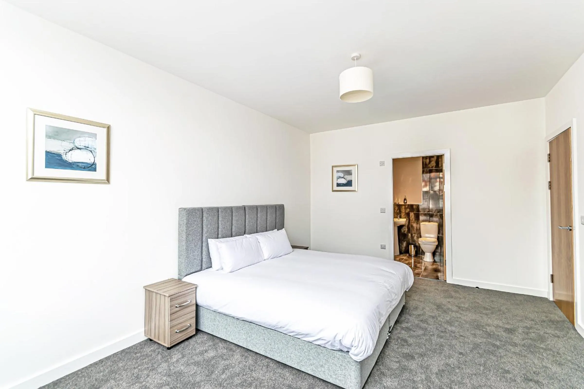 Bed in City Suites by Guestz