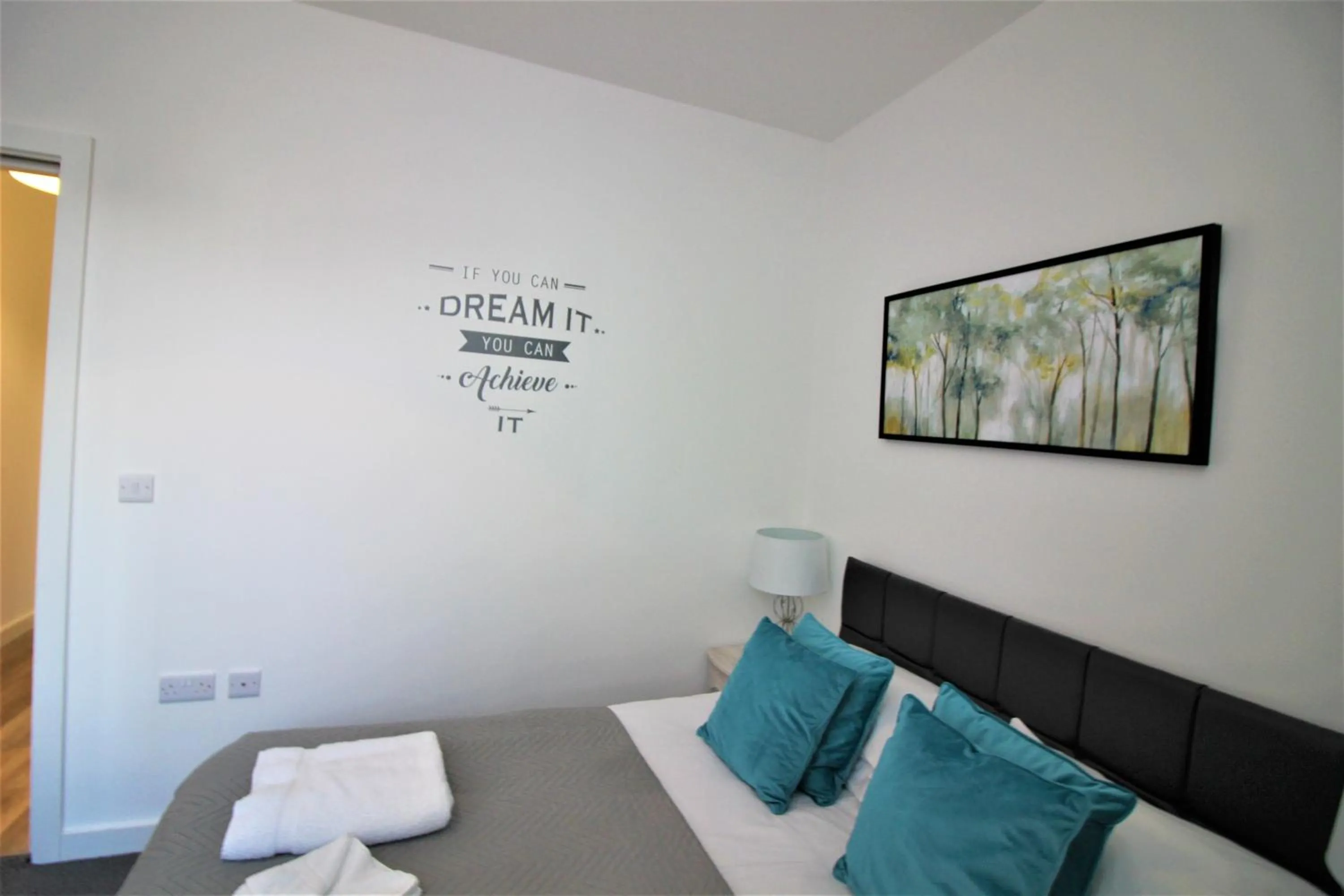 Bedroom in City Suites by Guestz