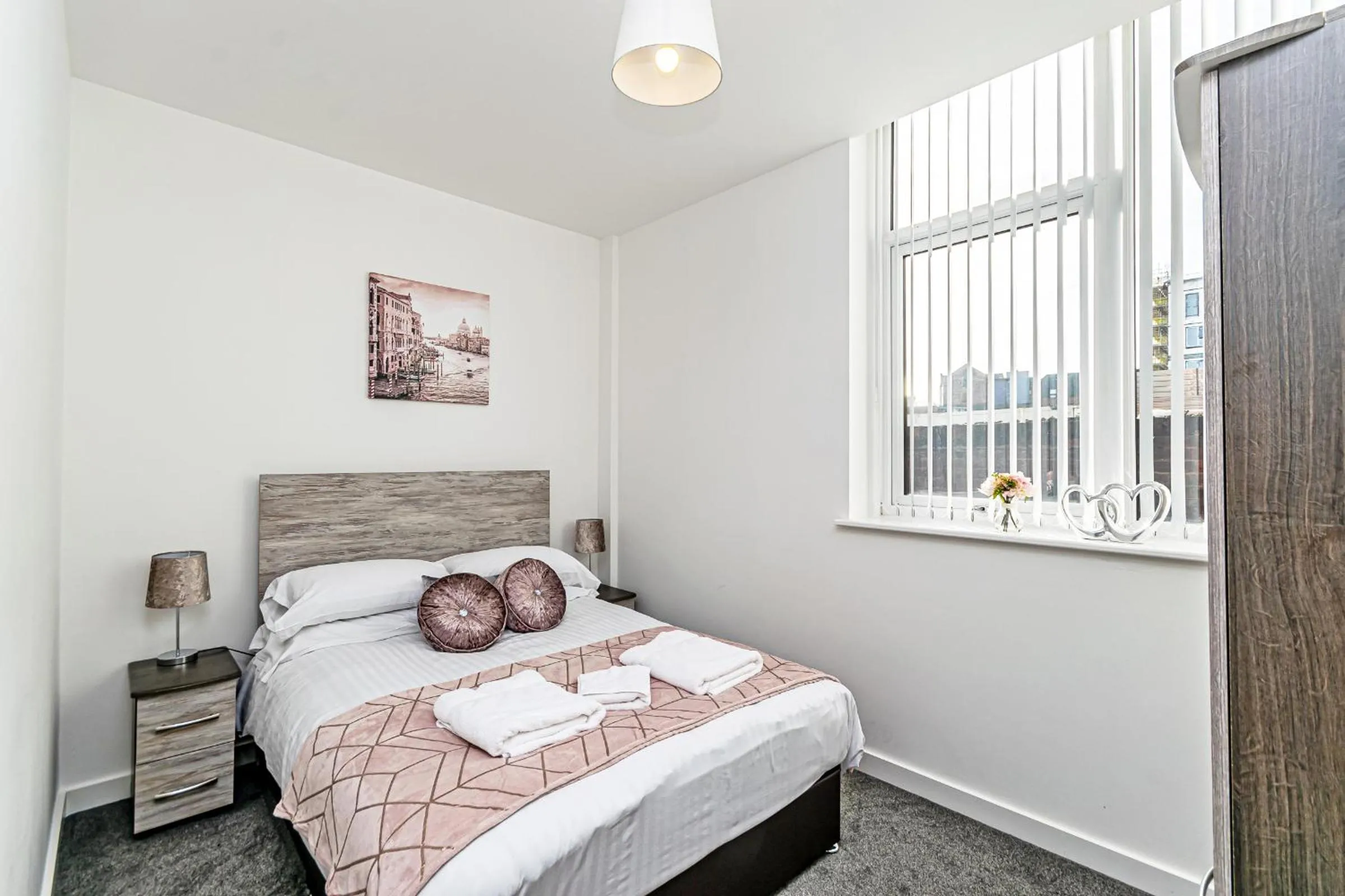 Bed in City Suites by Guestz