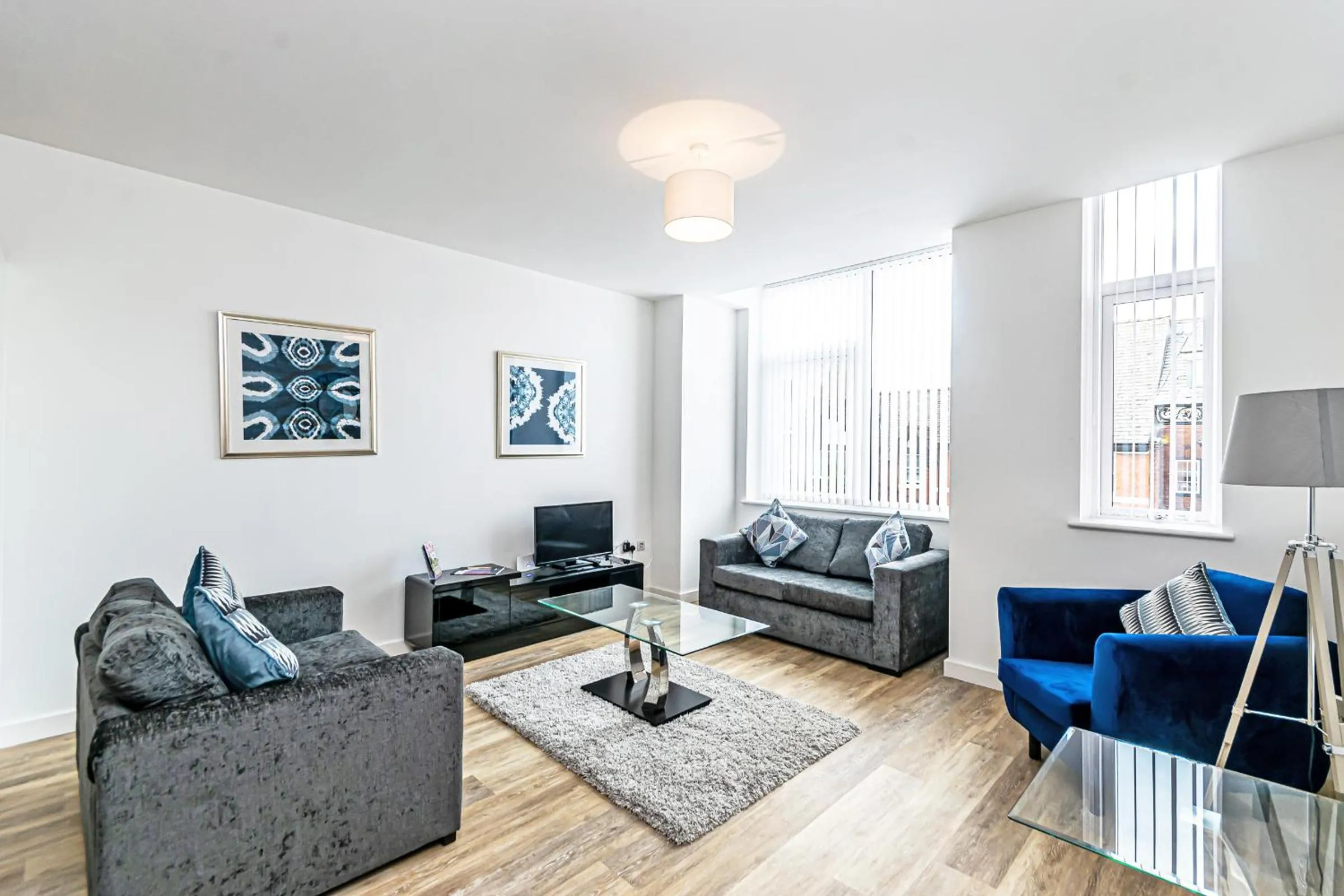 TV and multimedia in City Suites by Guestz