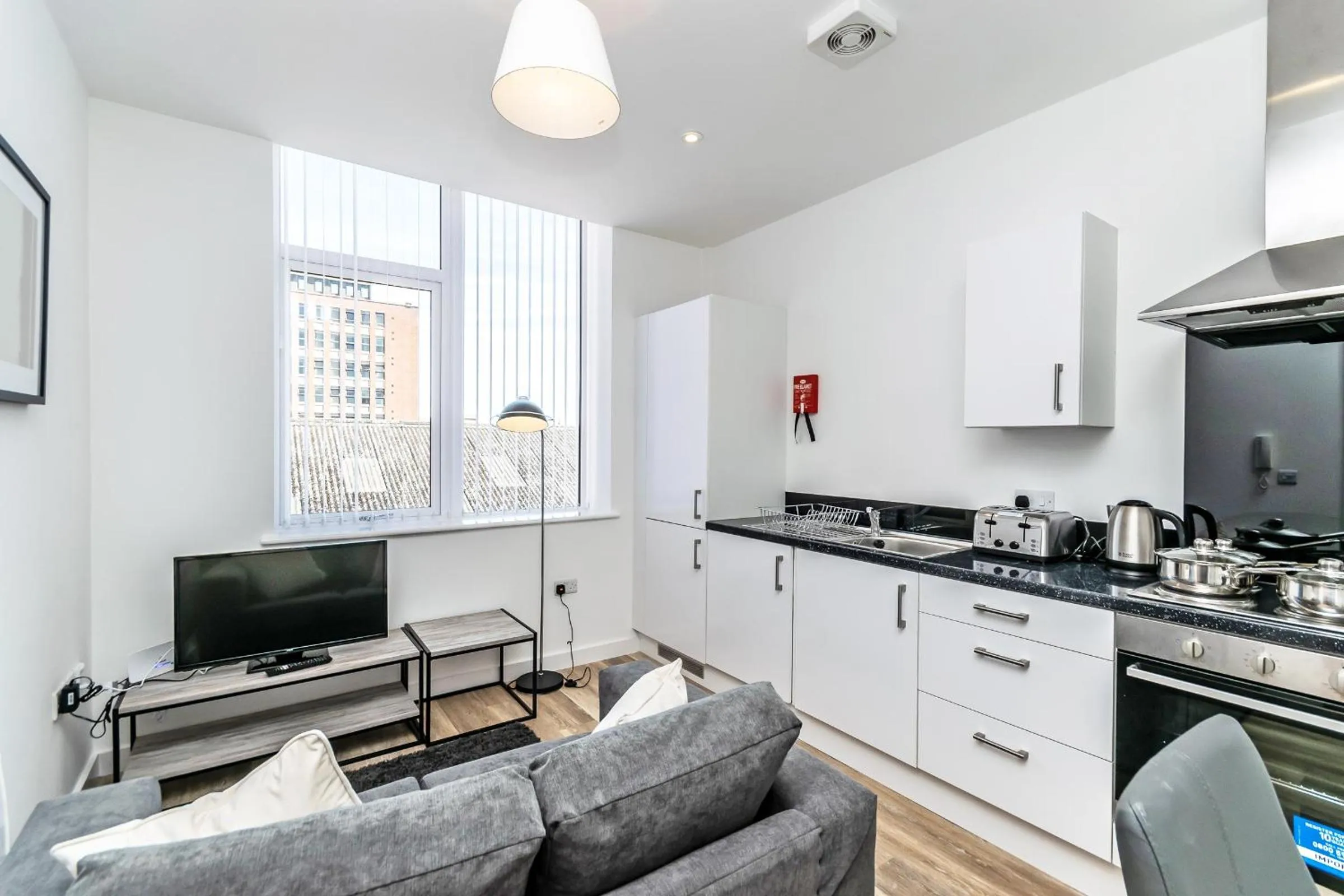 TV and multimedia in City Suites by Guestz
