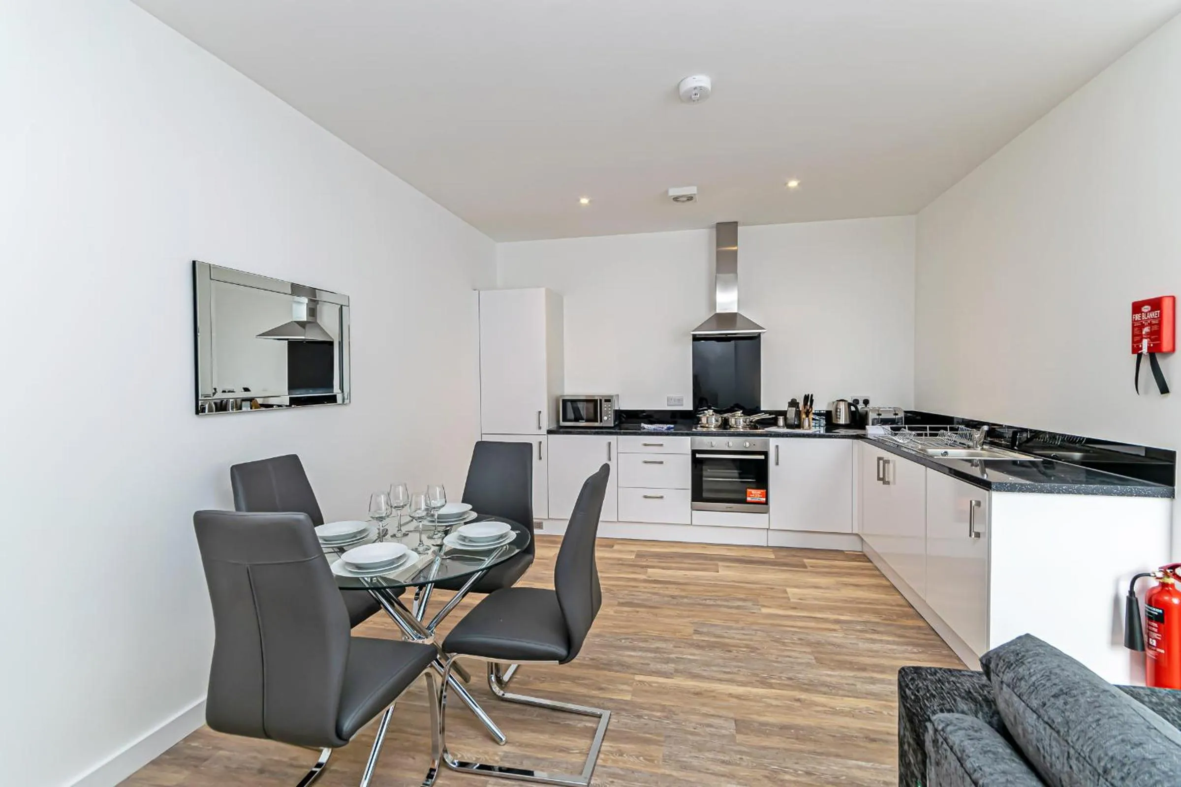 Kitchen or kitchenette in City Suites by Guestz