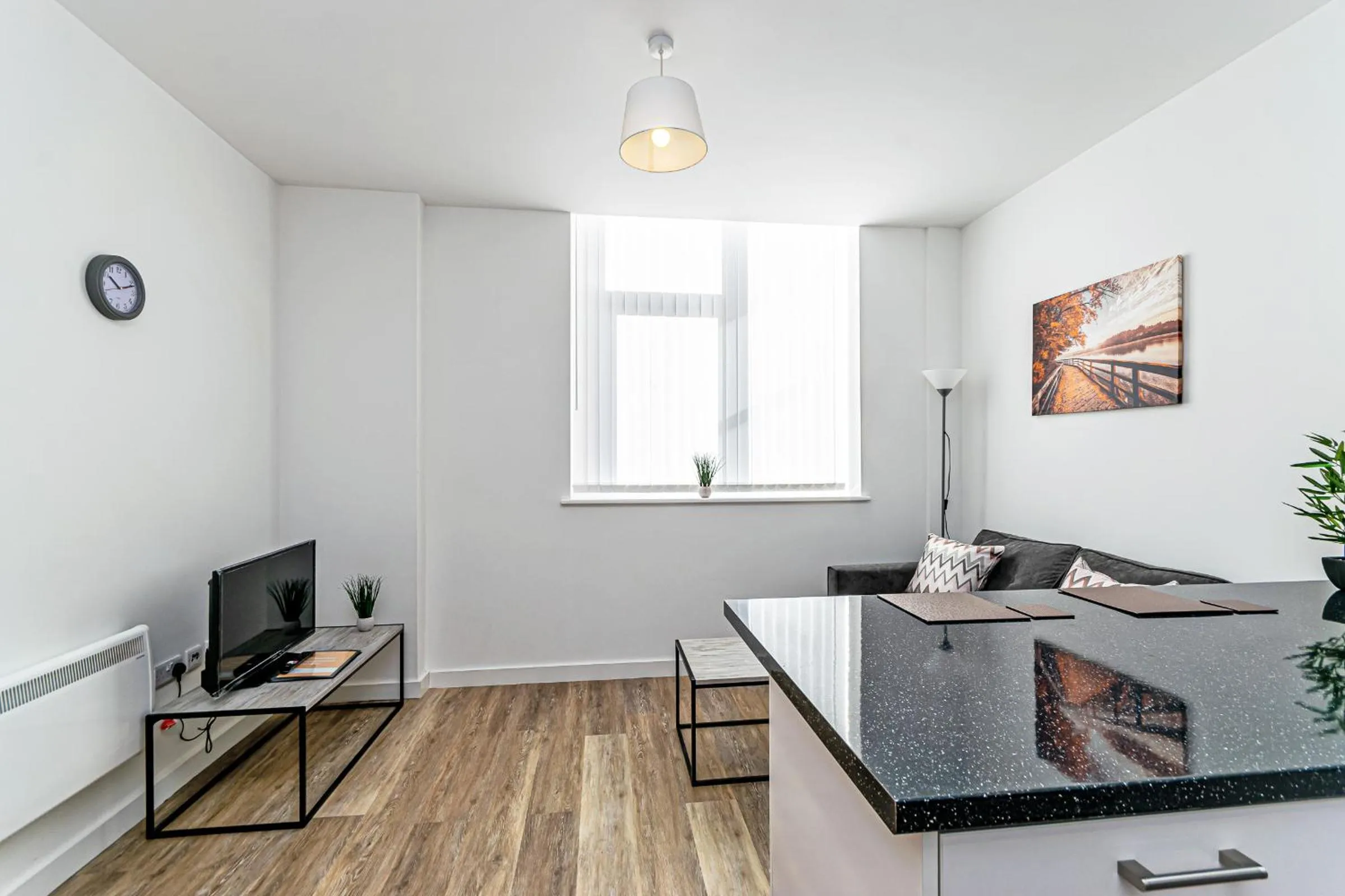 TV and multimedia in City Suites by Guestz