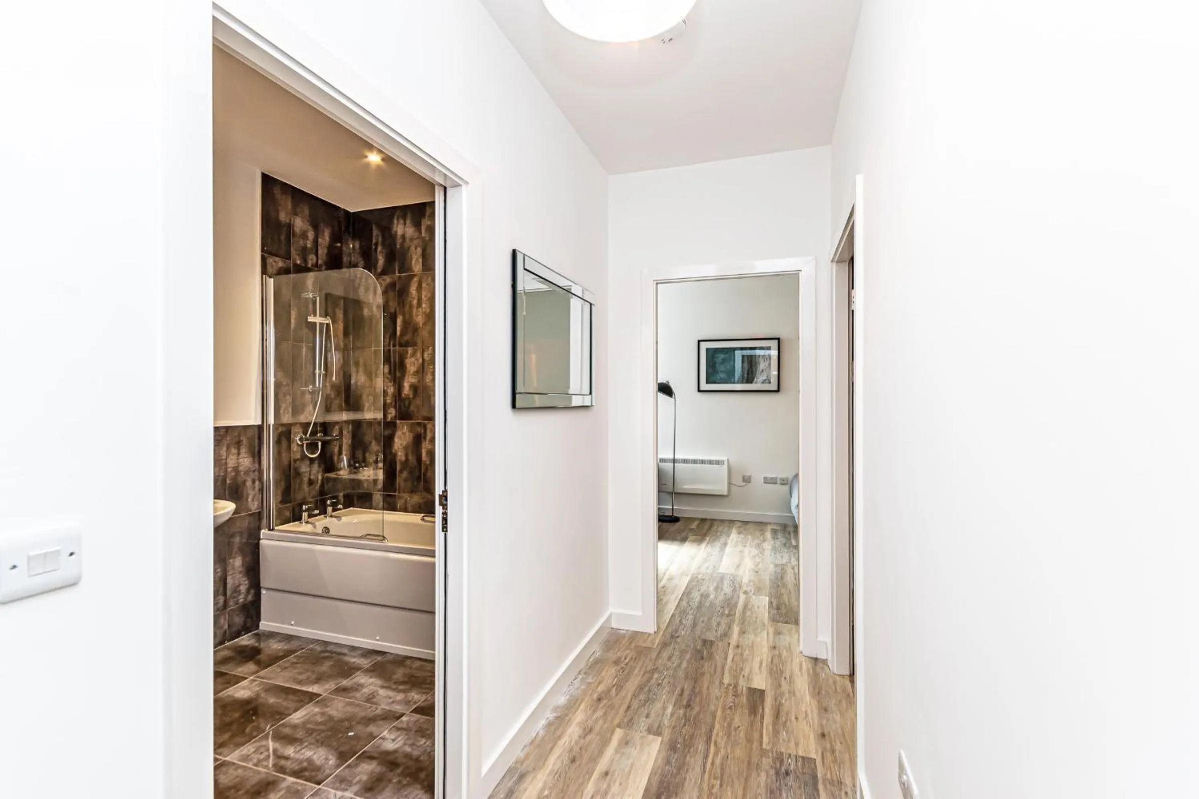 Other, Bed in City Suites by Guestz