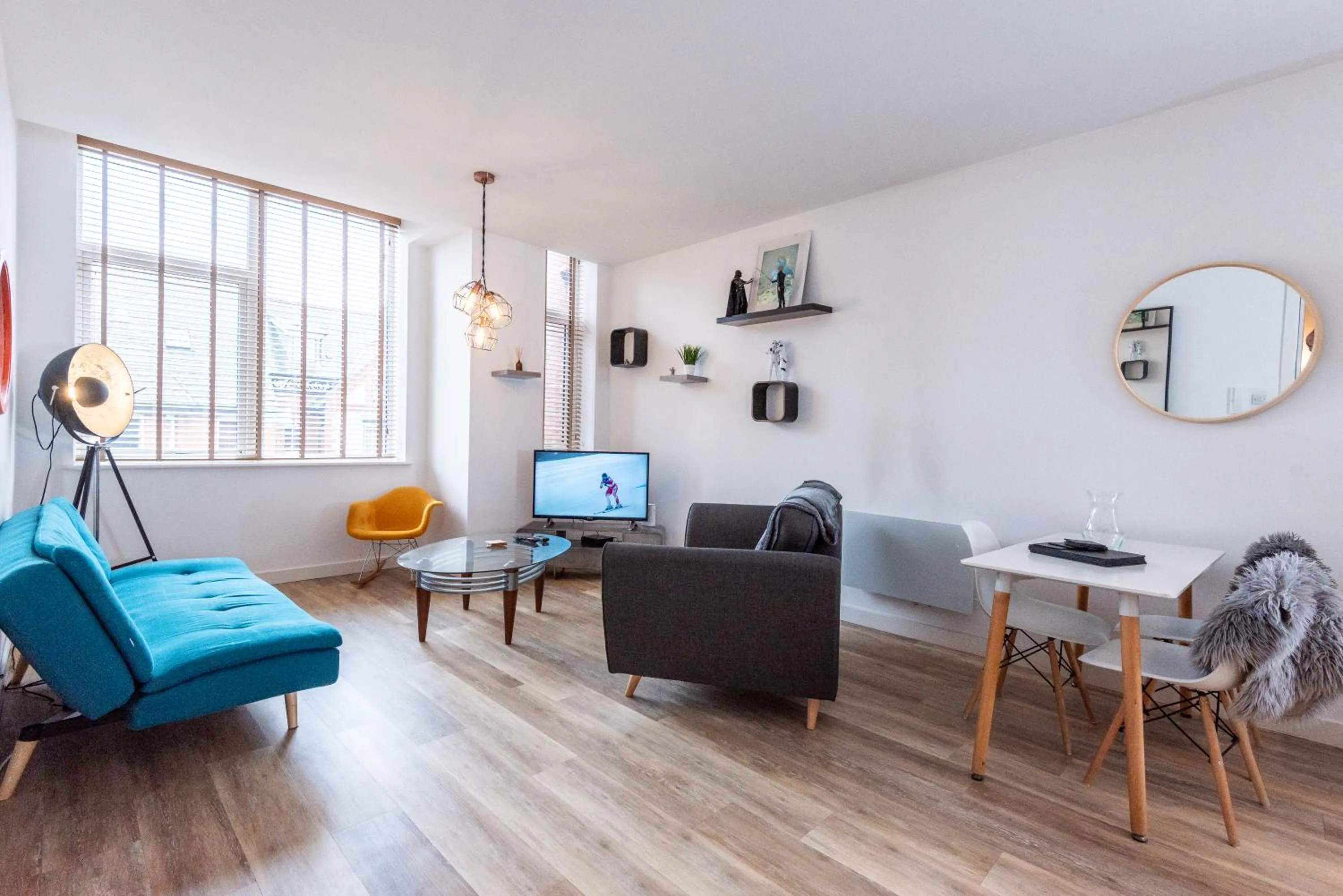 TV and multimedia in City Suites by Guestz