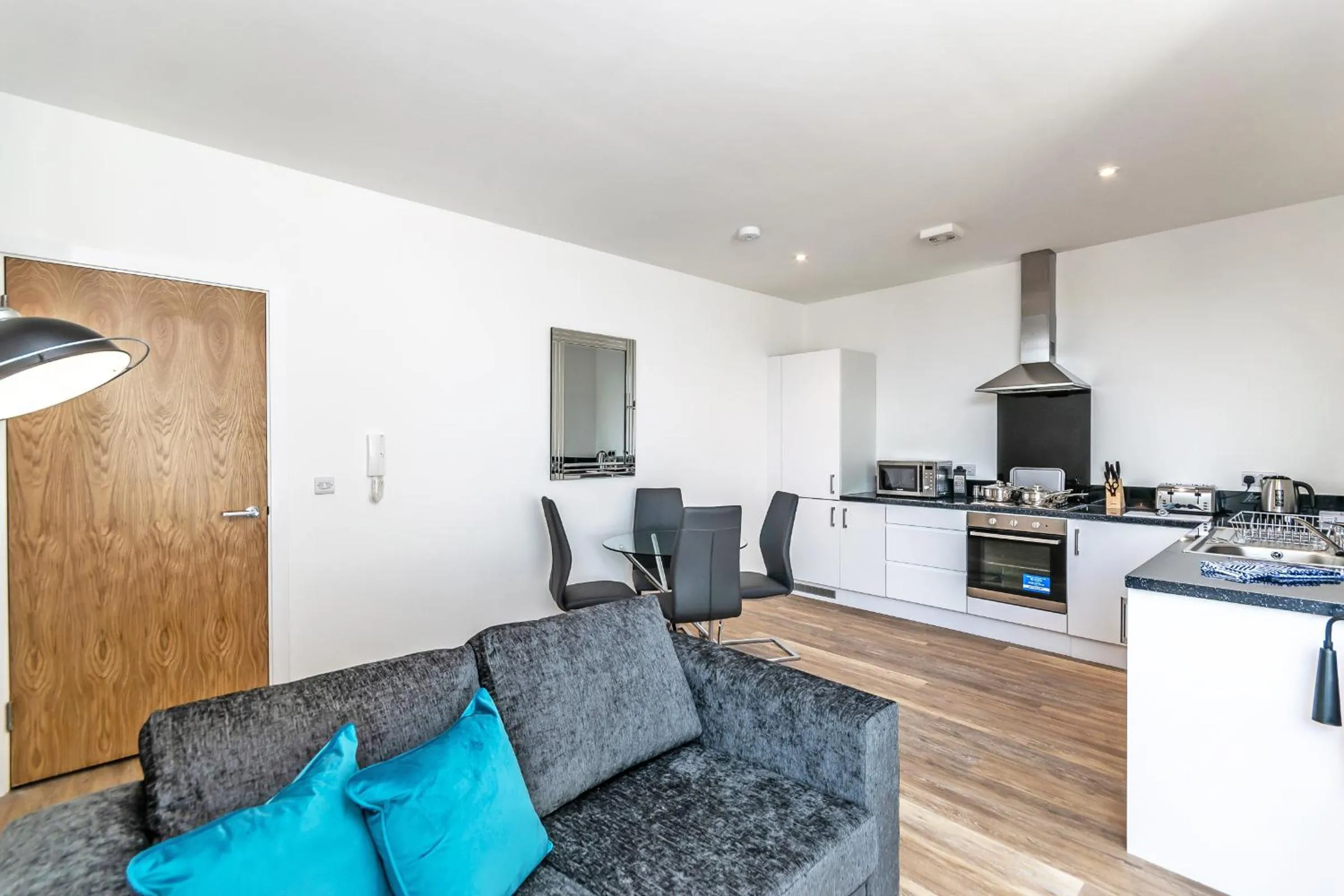 Kitchen or kitchenette in City Suites by Guestz